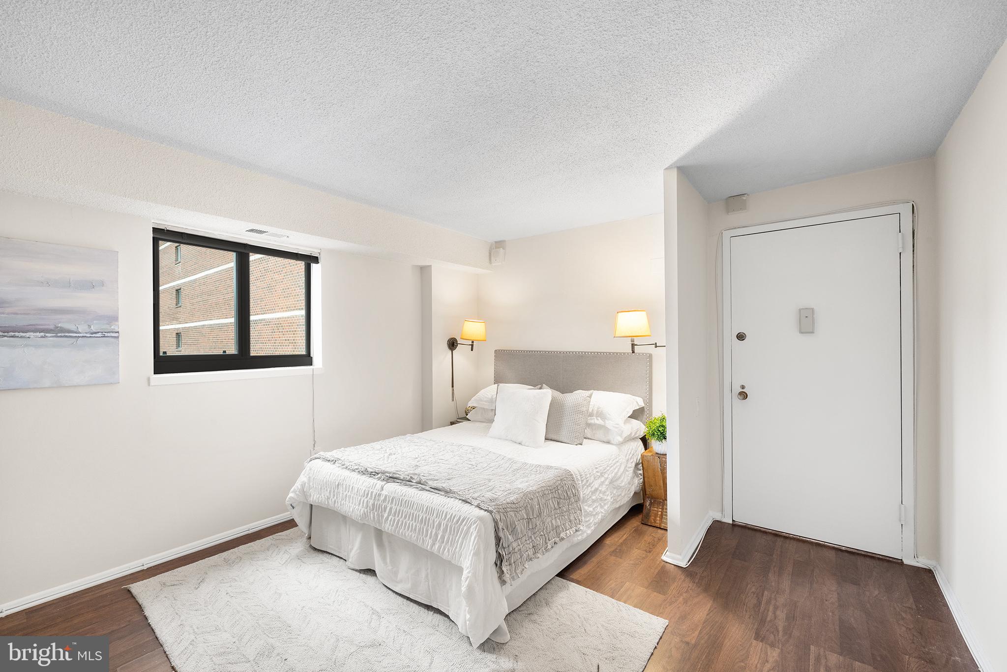 AVENUE OF THE ARTS - Residential