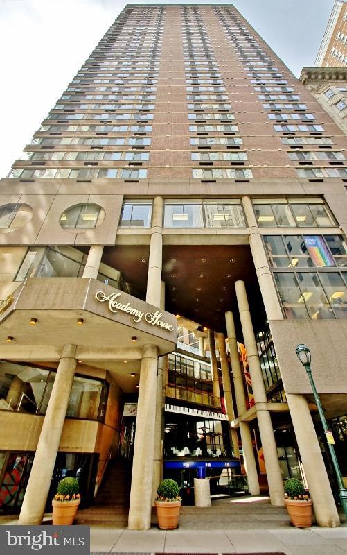 AVENUE OF THE ARTS - Residential
