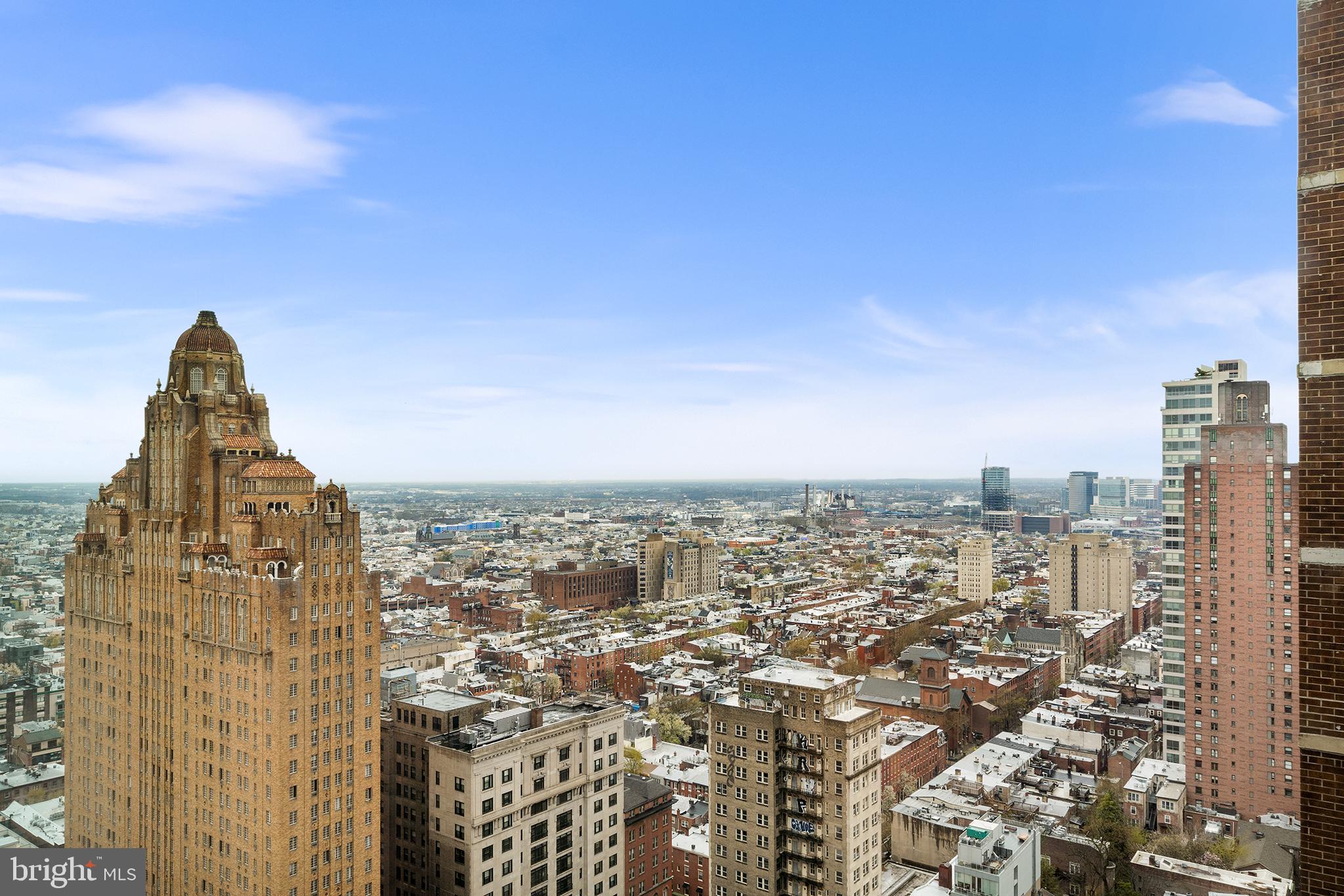 AVENUE OF THE ARTS - Residential
