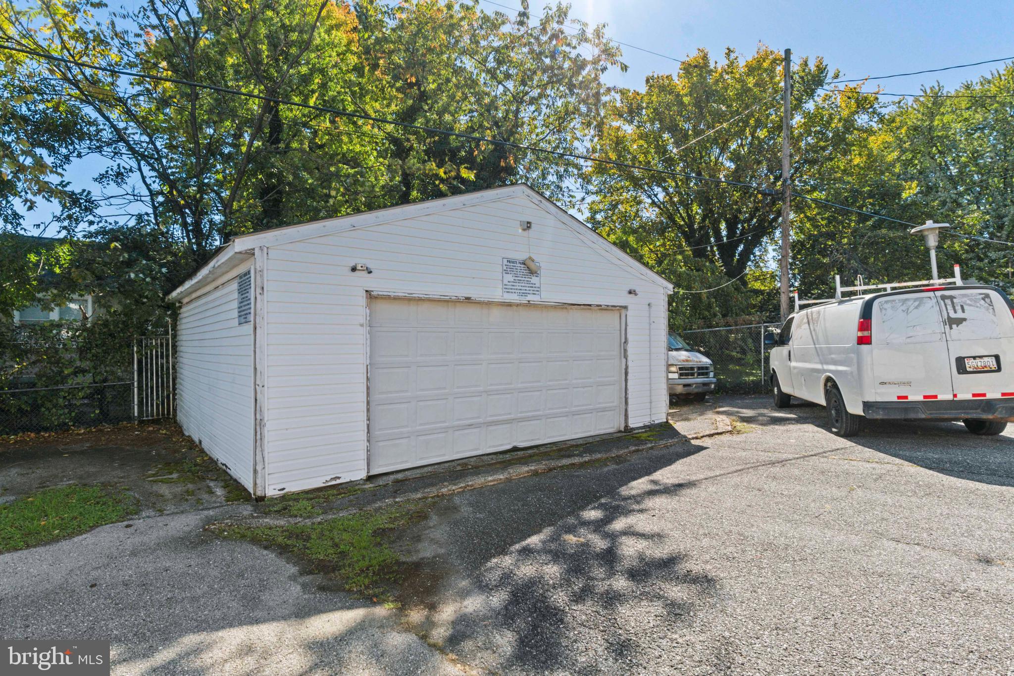 FRANKFORD - Commercial Sale