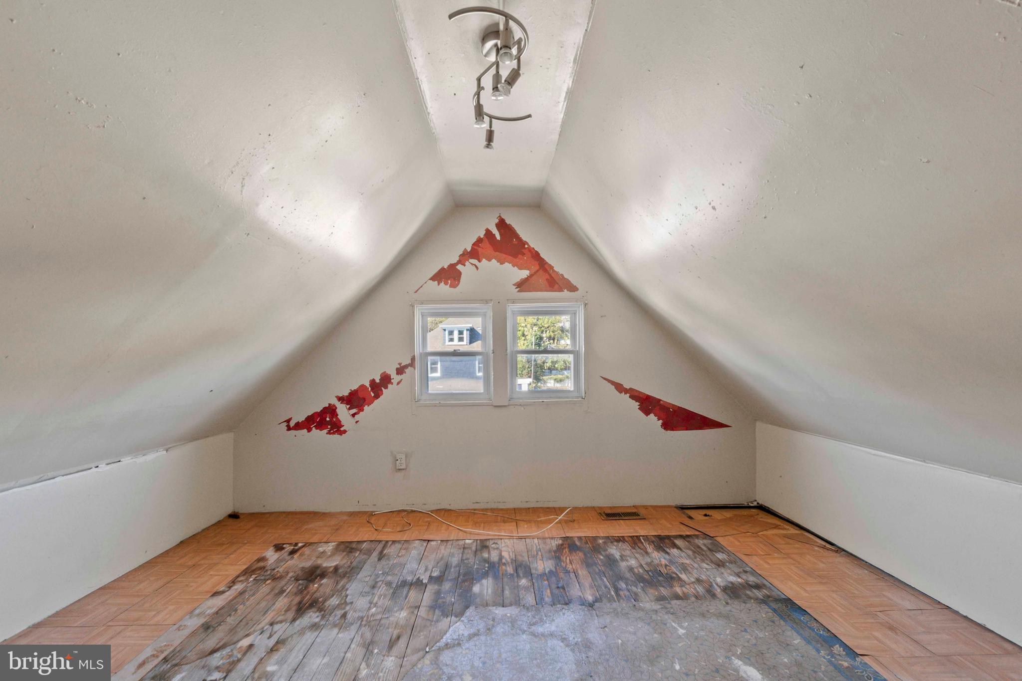 FRANKFORD - Commercial Sale