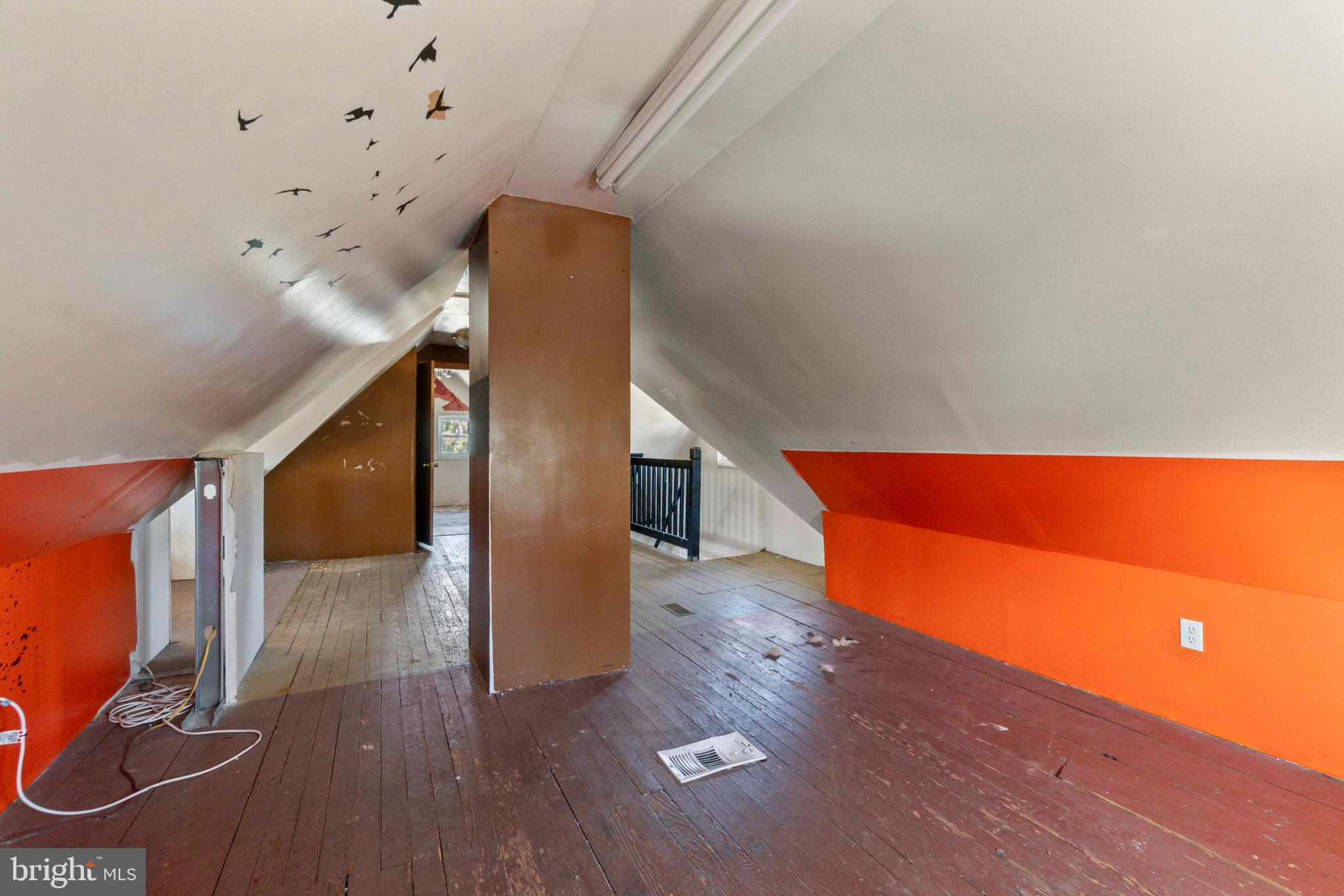 FRANKFORD - Commercial Sale