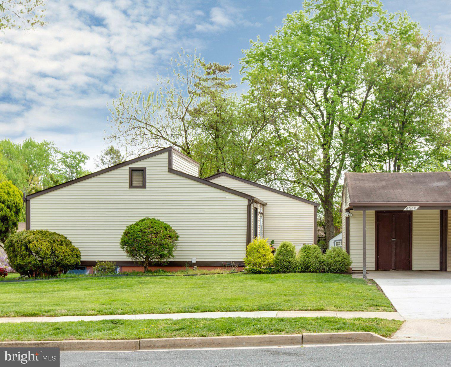 VILLAGE OF HICKORY RIDGE - Residential