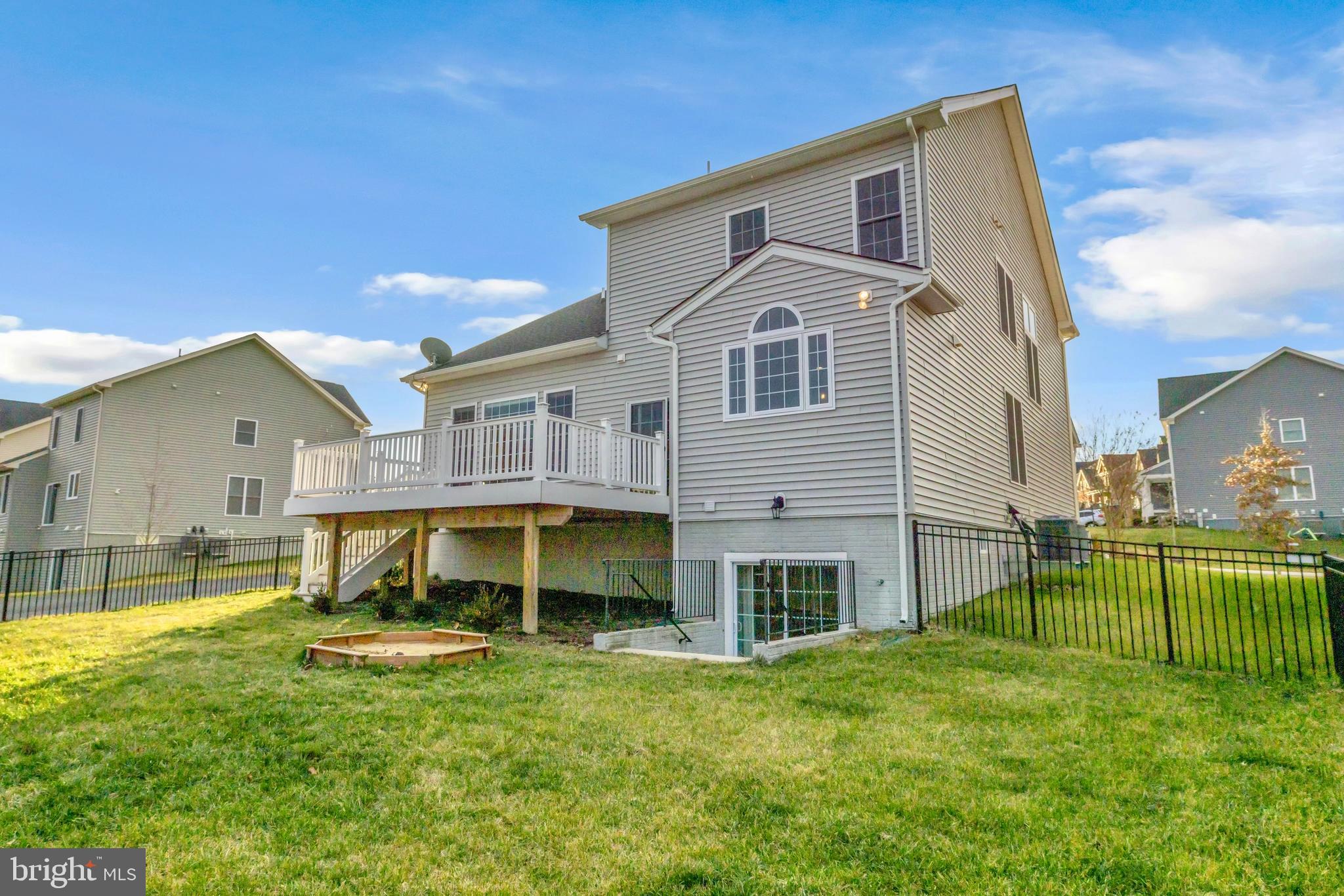 LAUREL RIDGE - Residential