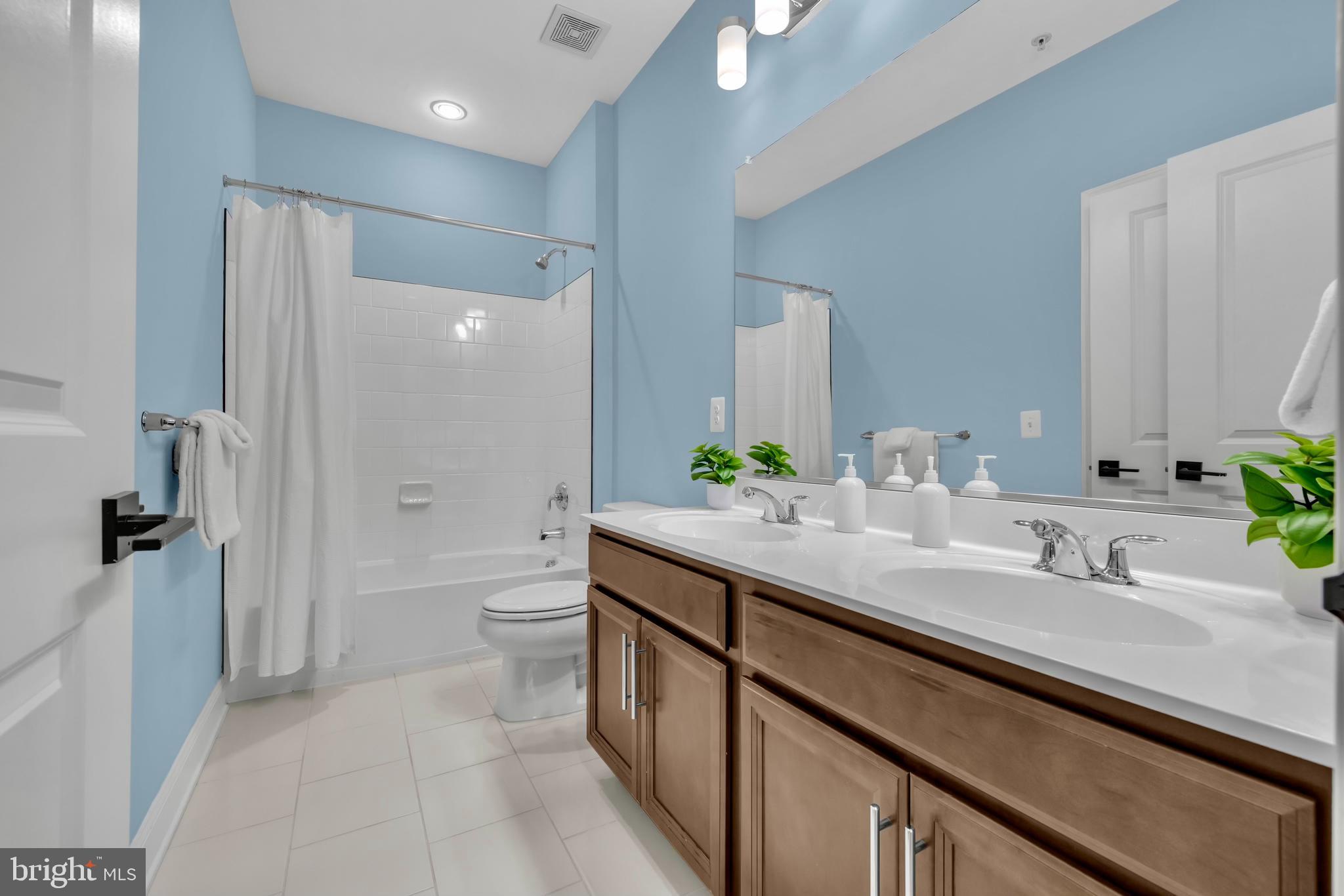 LAUREL RIDGE - Residential