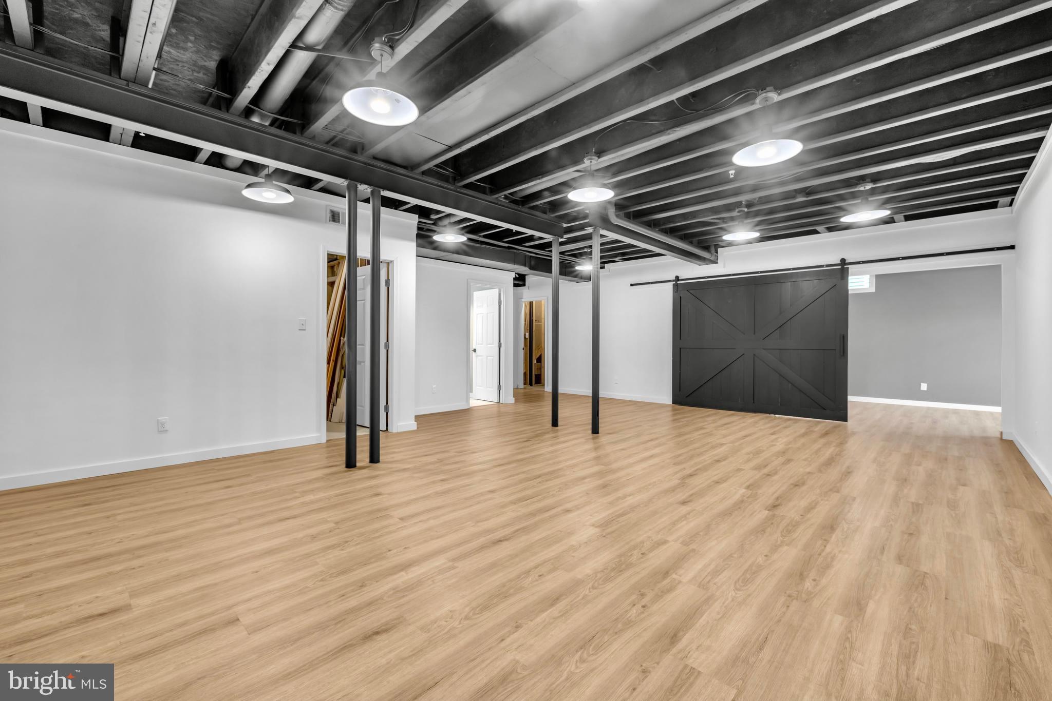 LAUREL RIDGE - Residential