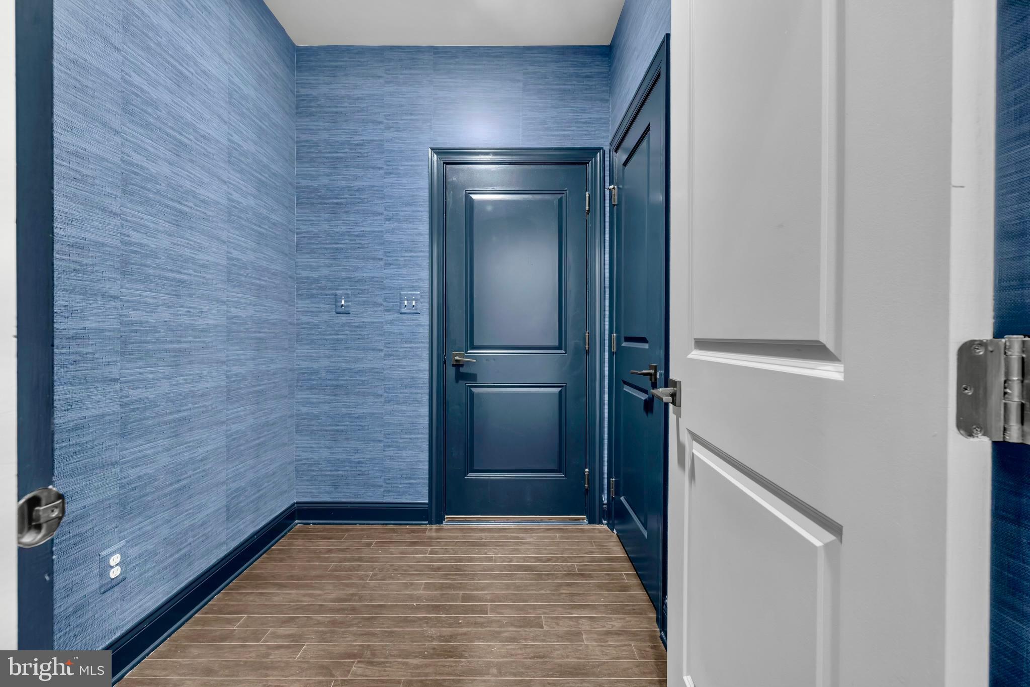 LAUREL RIDGE - Residential