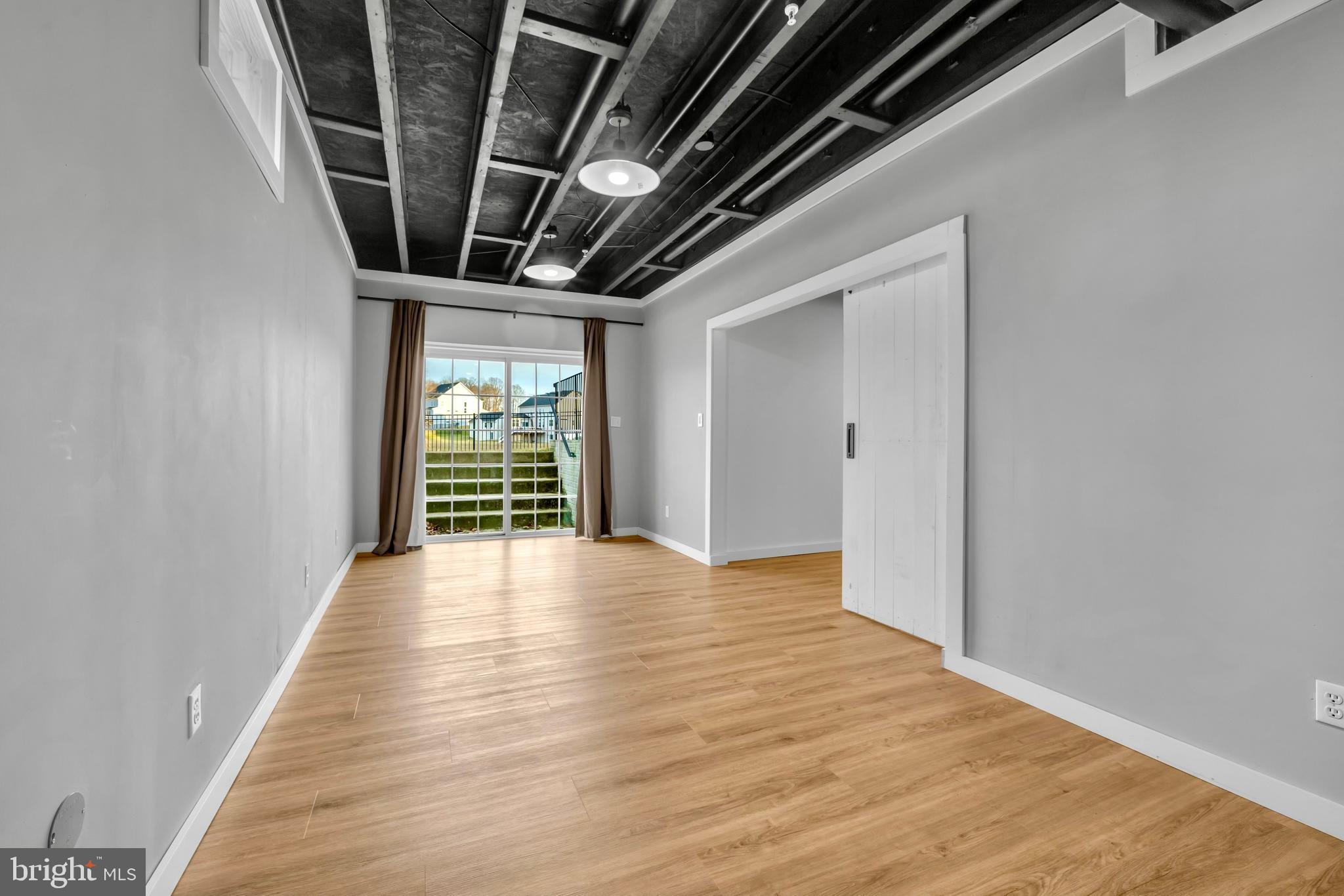 LAUREL RIDGE - Residential