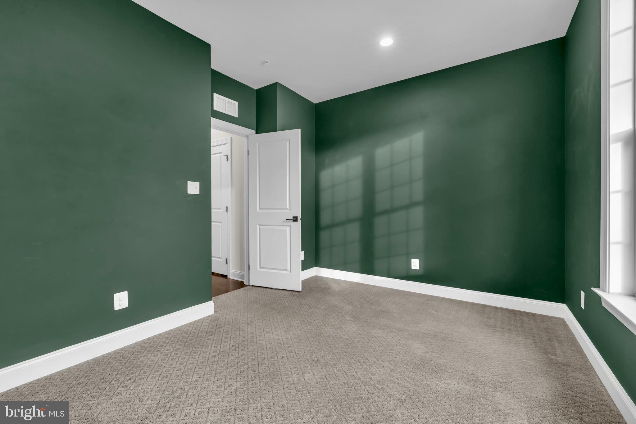 LAUREL RIDGE - Residential