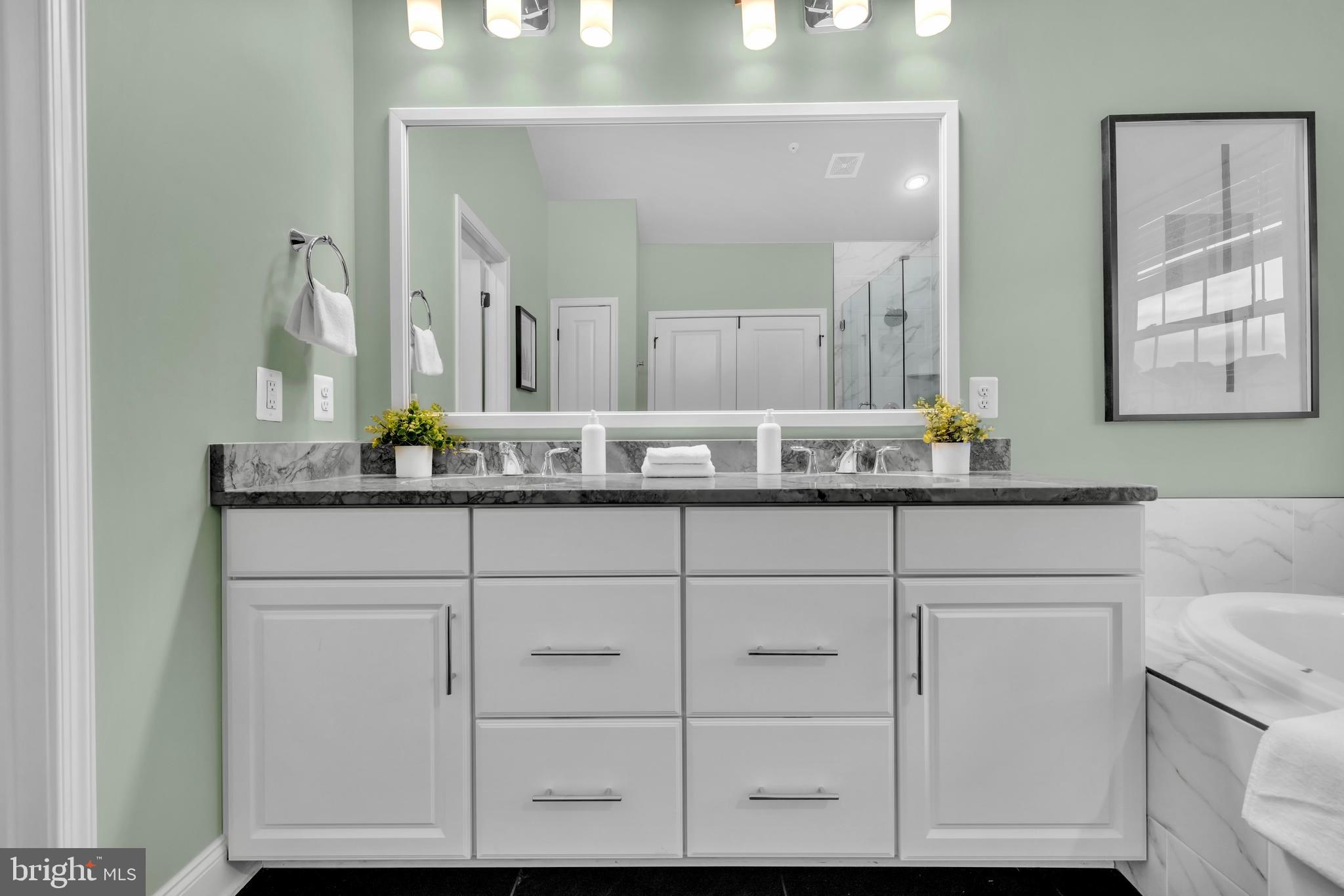 LAUREL RIDGE - Residential