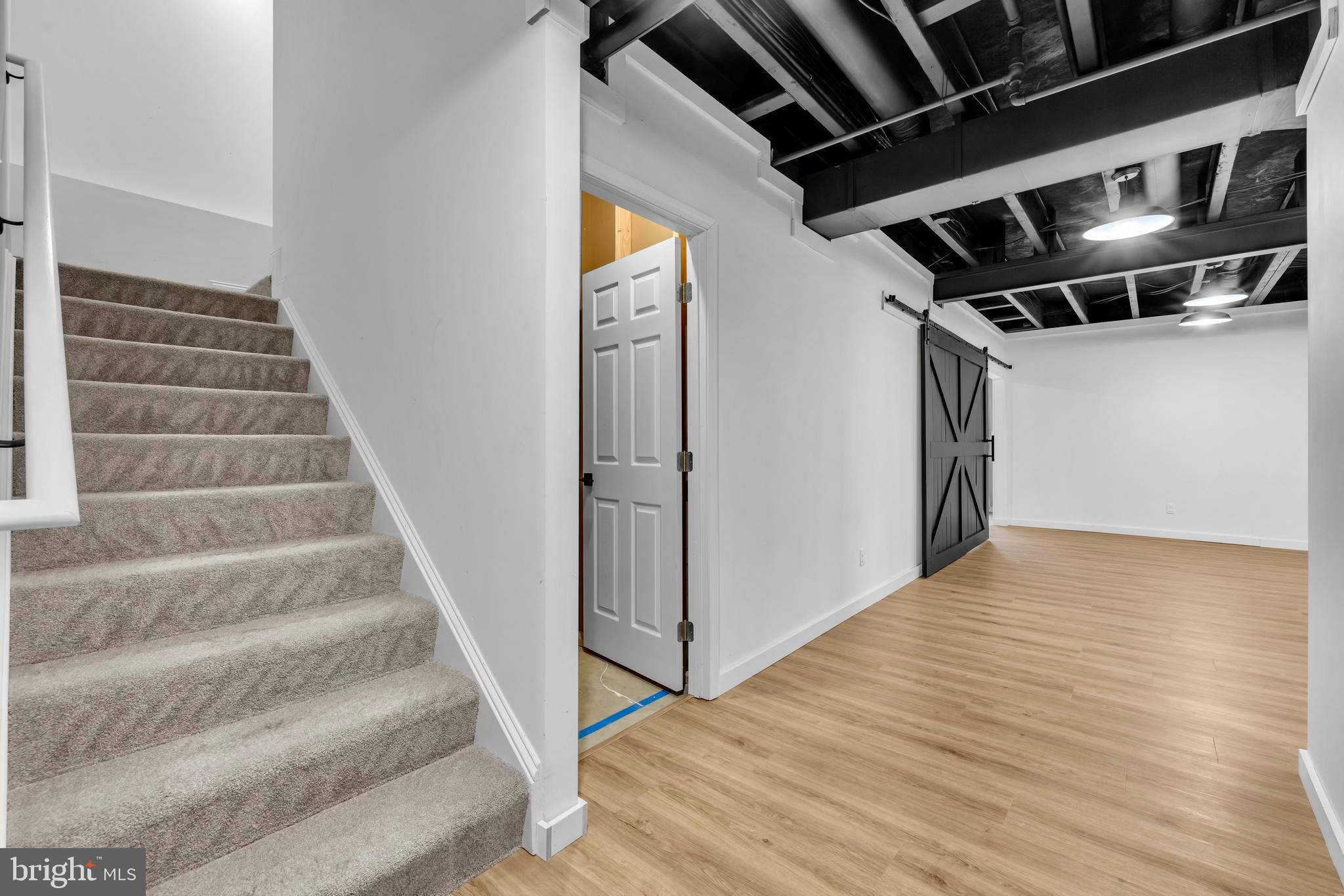 LAUREL RIDGE - Residential