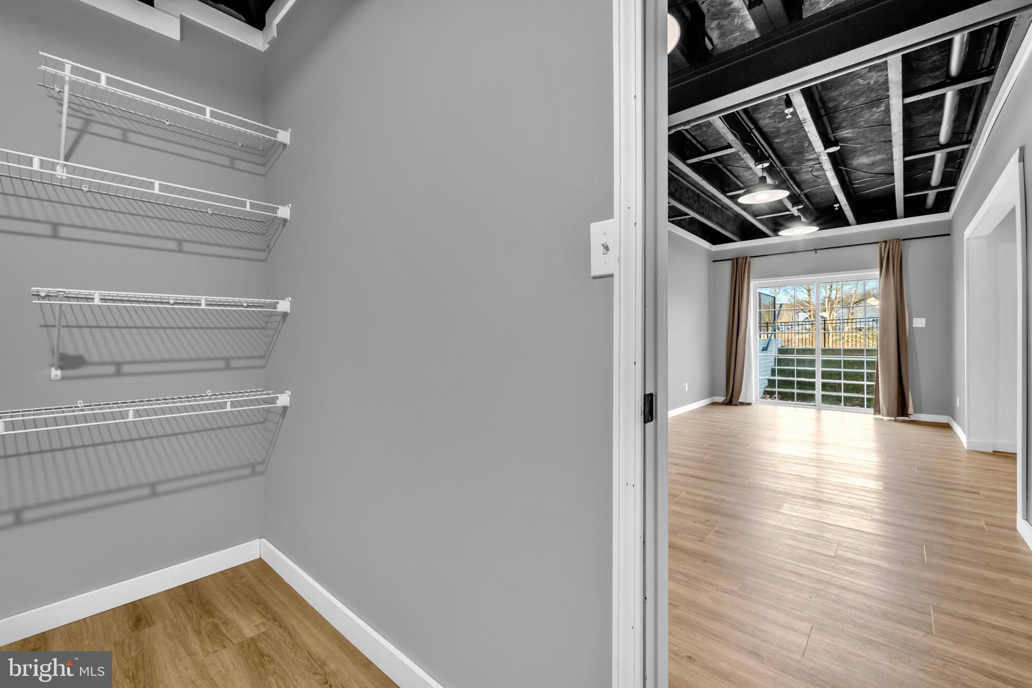 LAUREL RIDGE - Residential