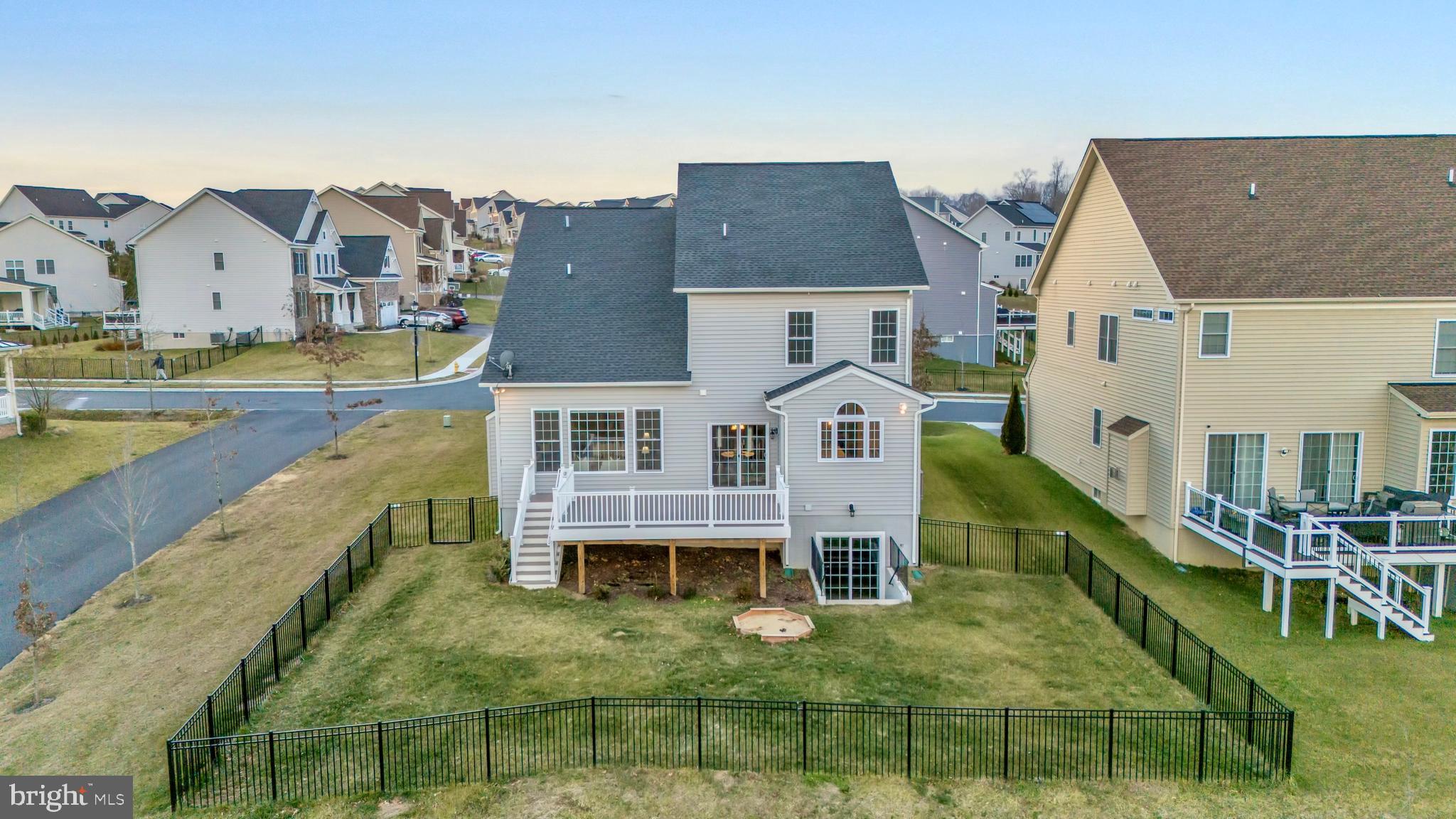 LAUREL RIDGE - Residential