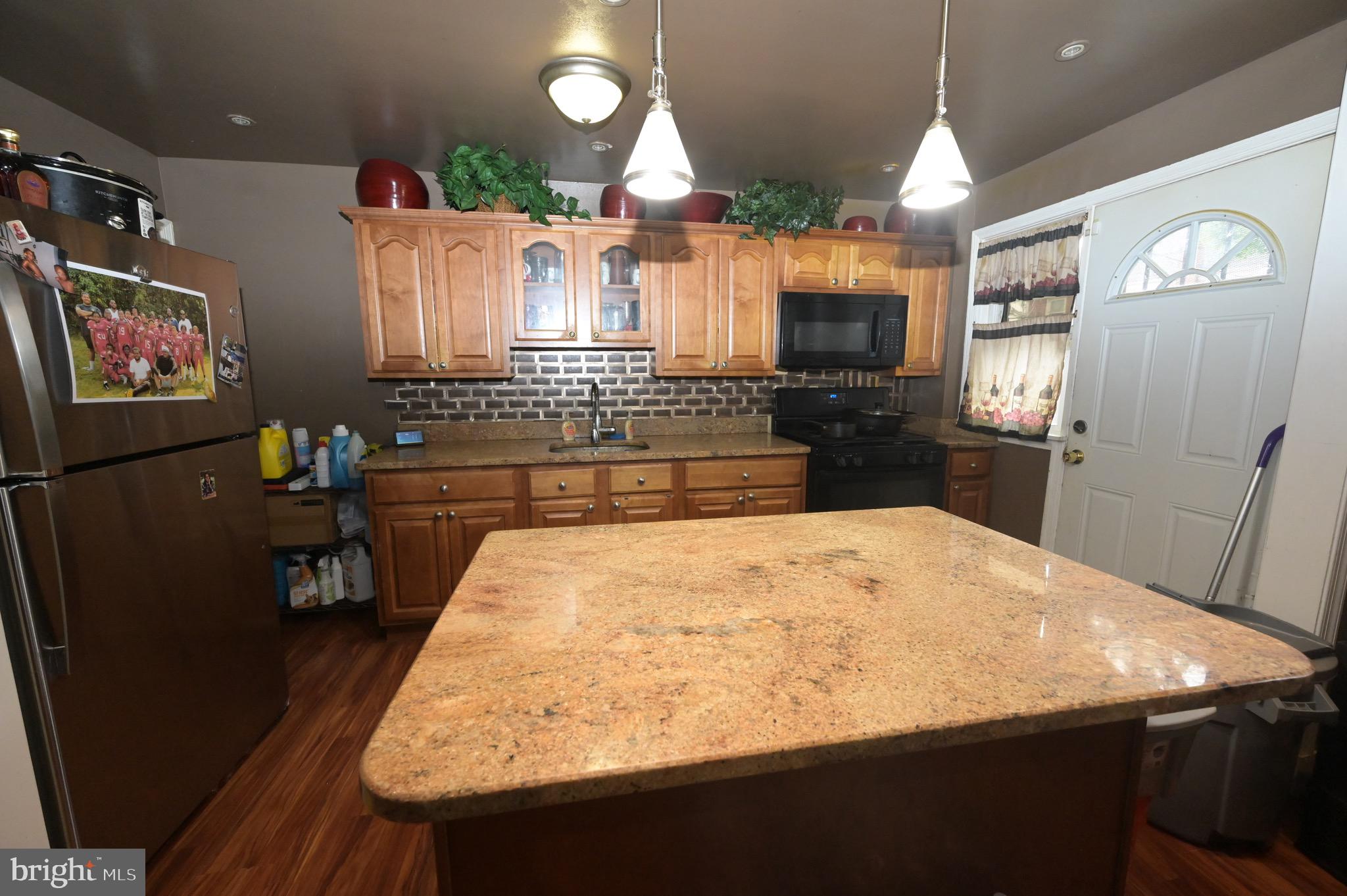 YALE HEIGHTS - Residential