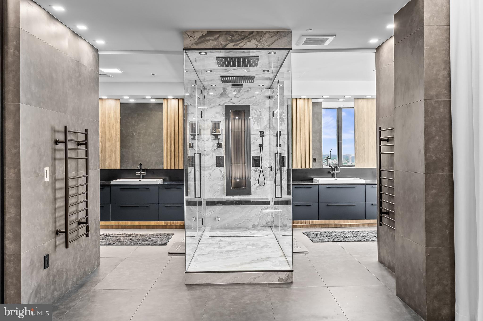 WATERFRONT SQUARE - Residential