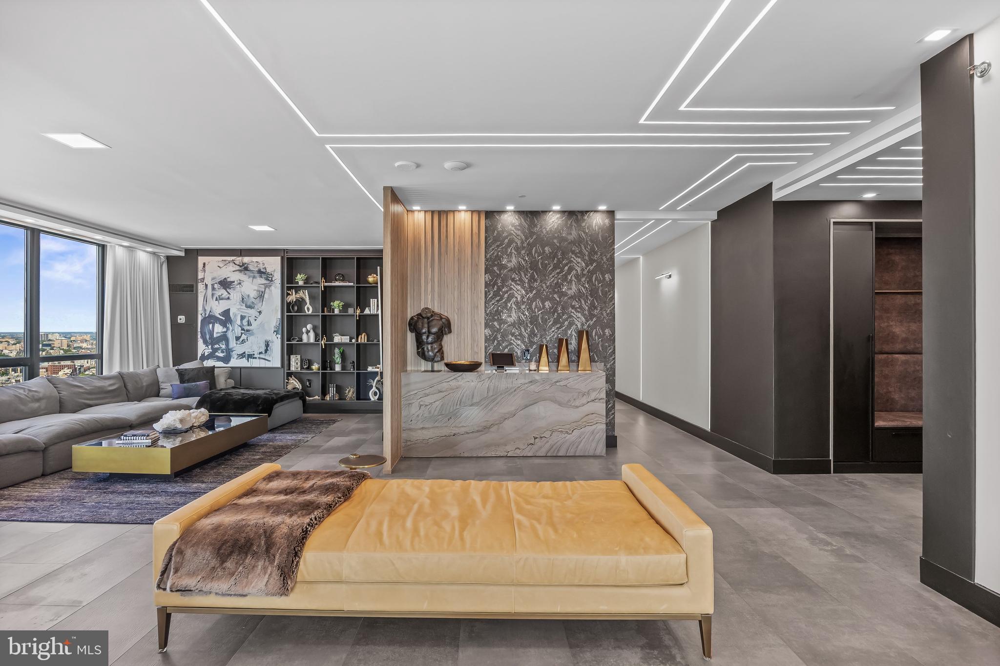 WATERFRONT SQUARE - Residential