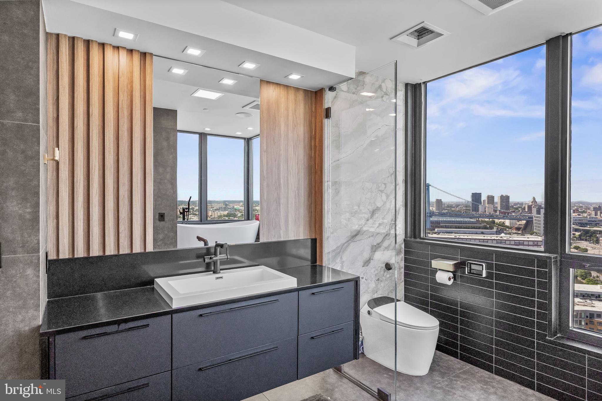 WATERFRONT SQUARE - Residential