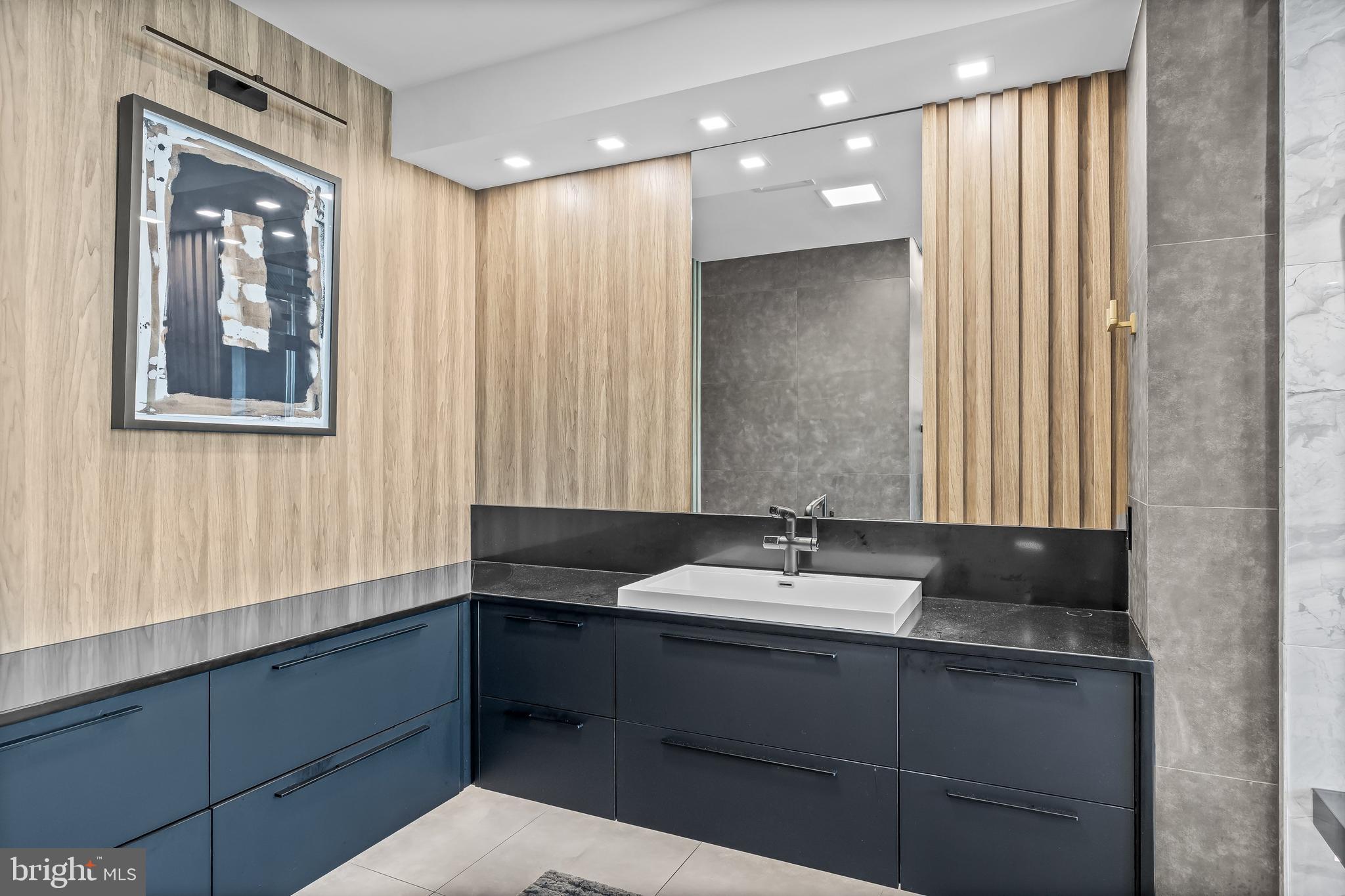 WATERFRONT SQUARE - Residential