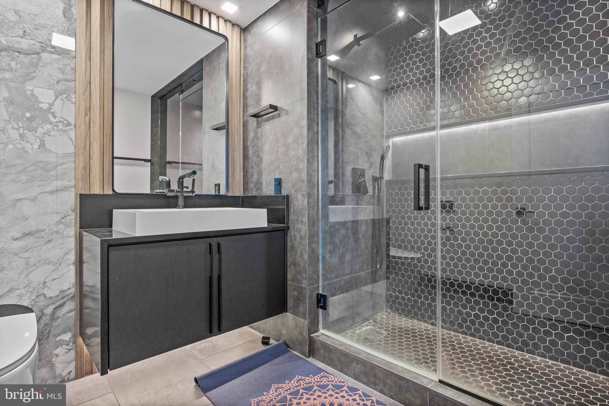 WATERFRONT SQUARE - Residential