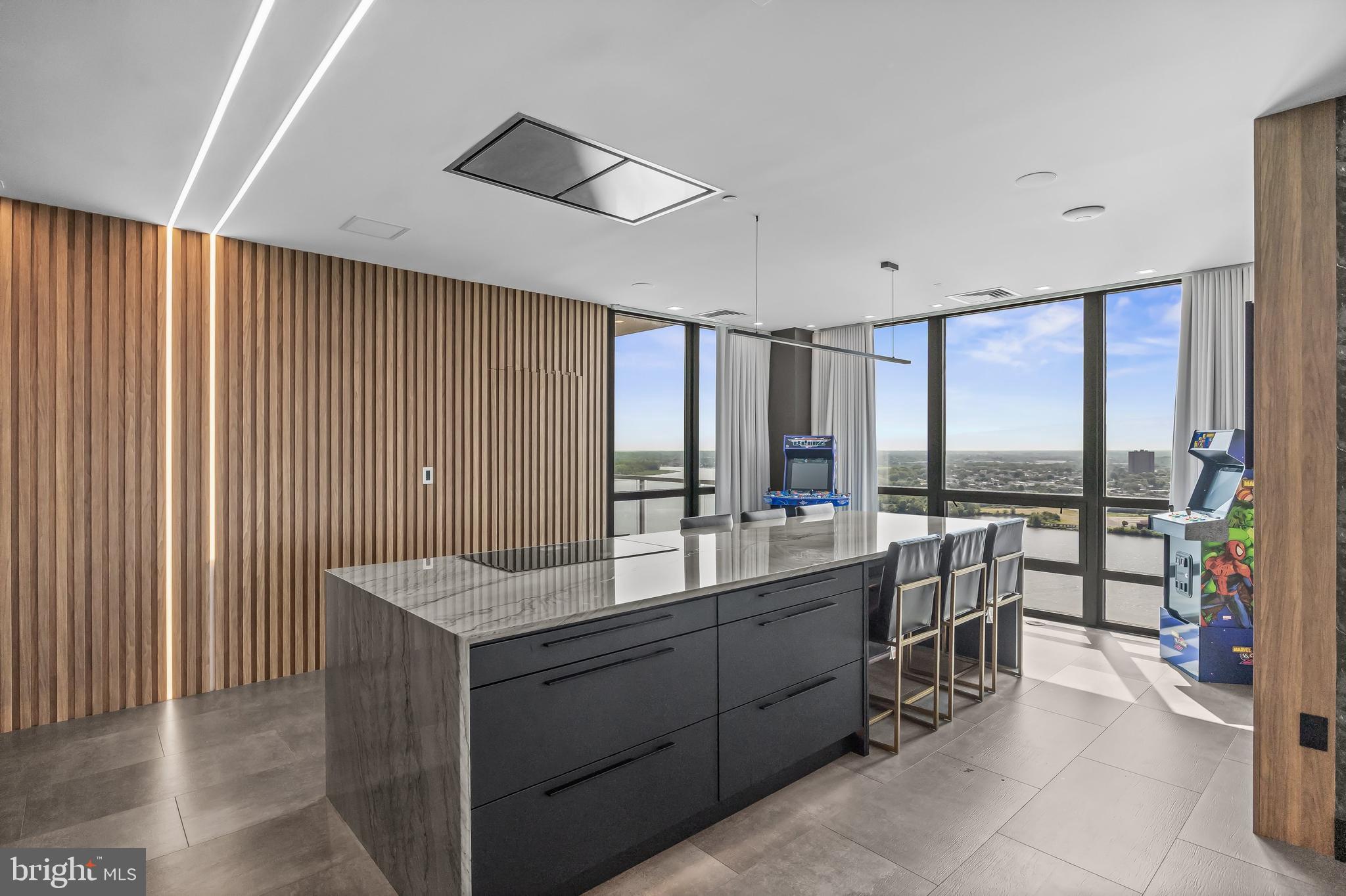 WATERFRONT SQUARE - Residential