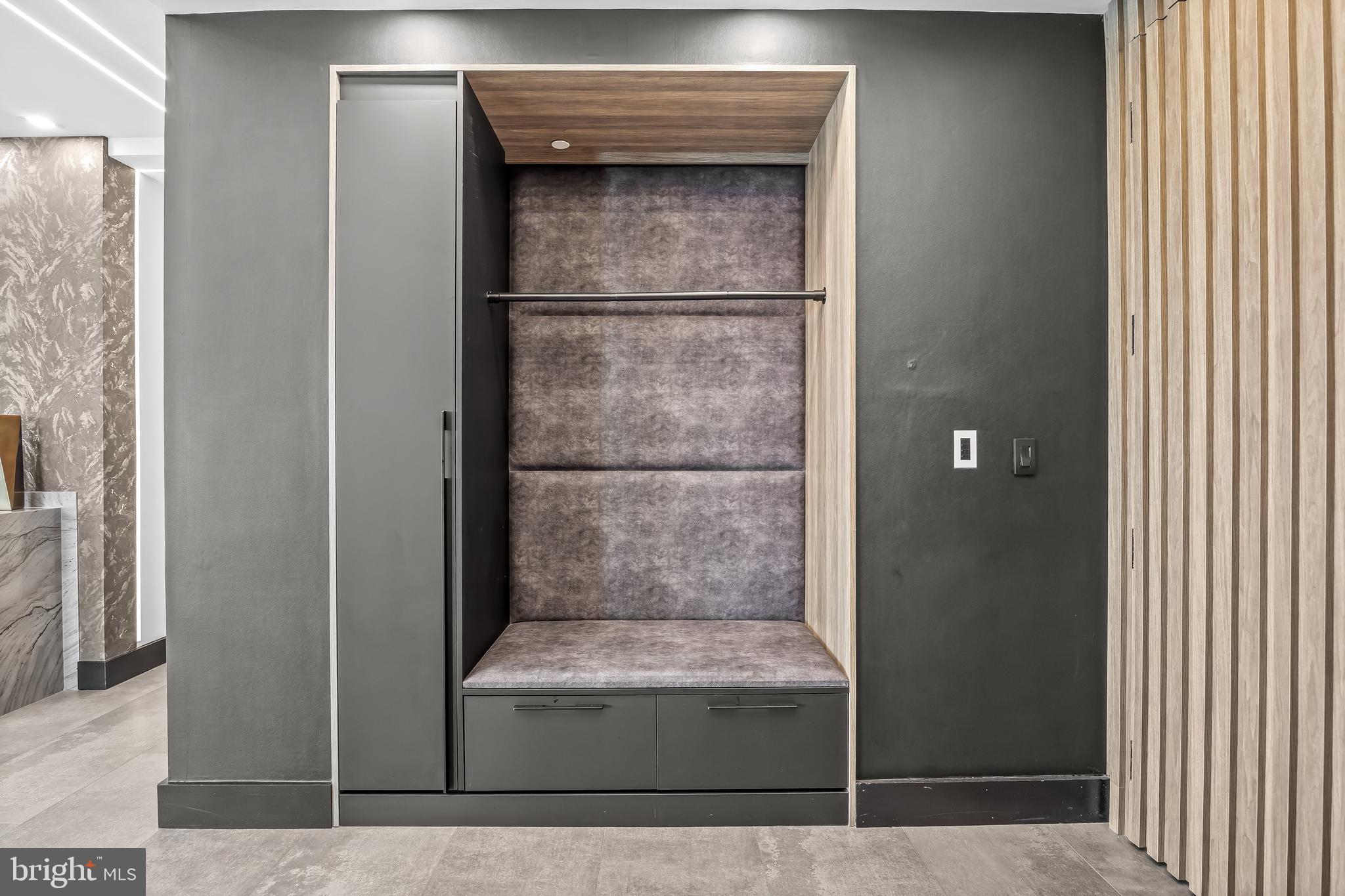 WATERFRONT SQUARE - Residential