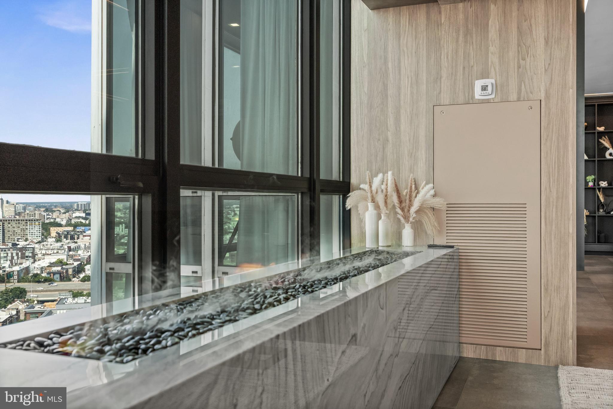 WATERFRONT SQUARE - Residential