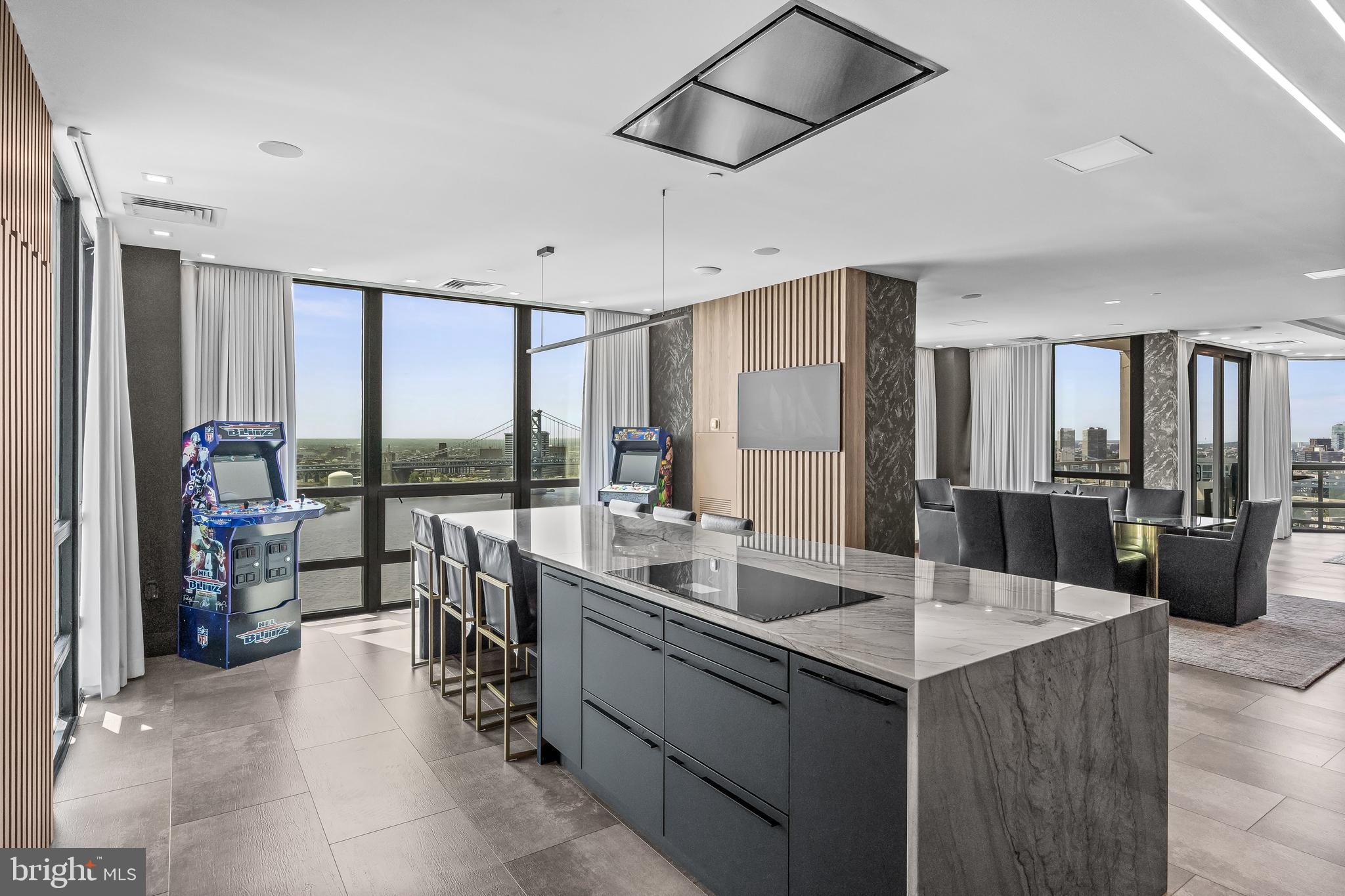 WATERFRONT SQUARE - Residential