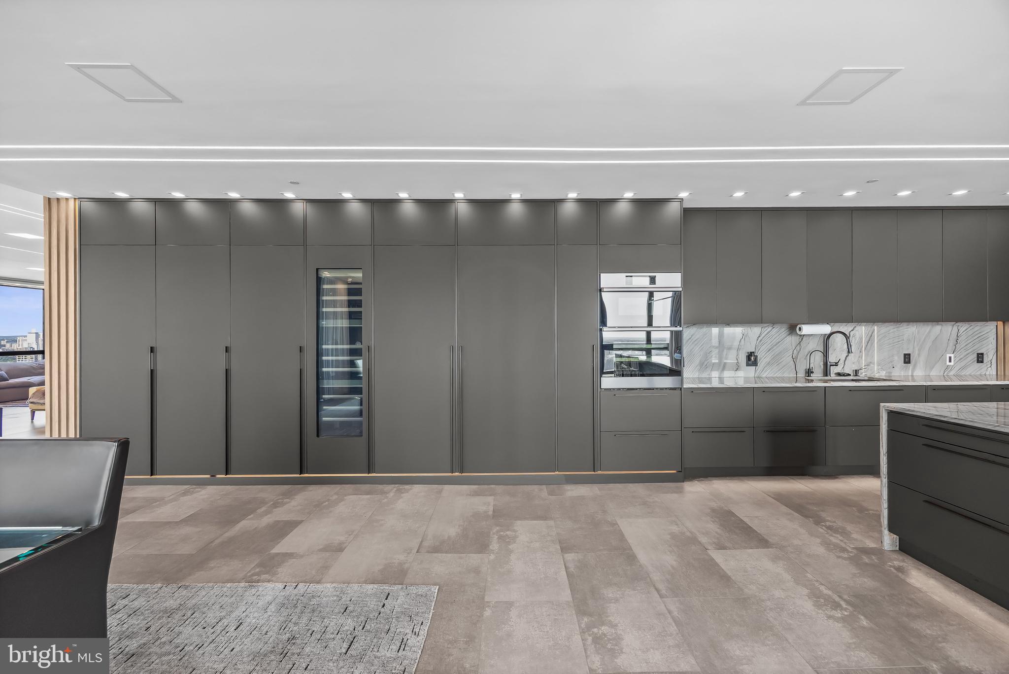 WATERFRONT SQUARE - Residential