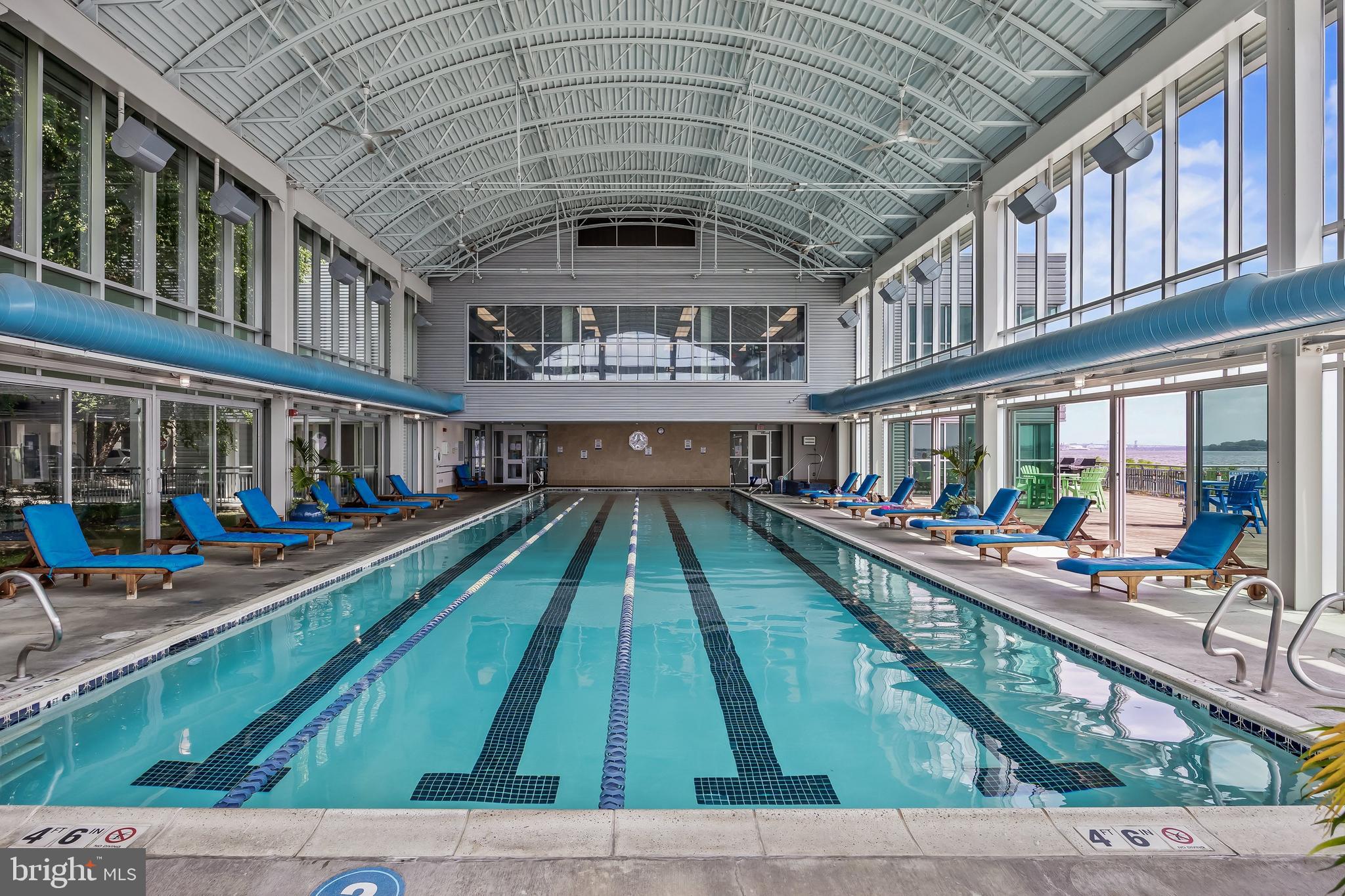 WATERFRONT SQUARE - Residential