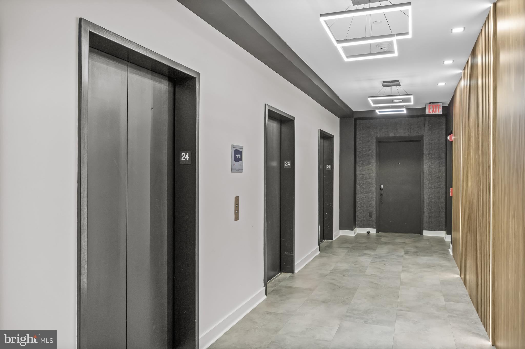 WATERFRONT SQUARE - Residential