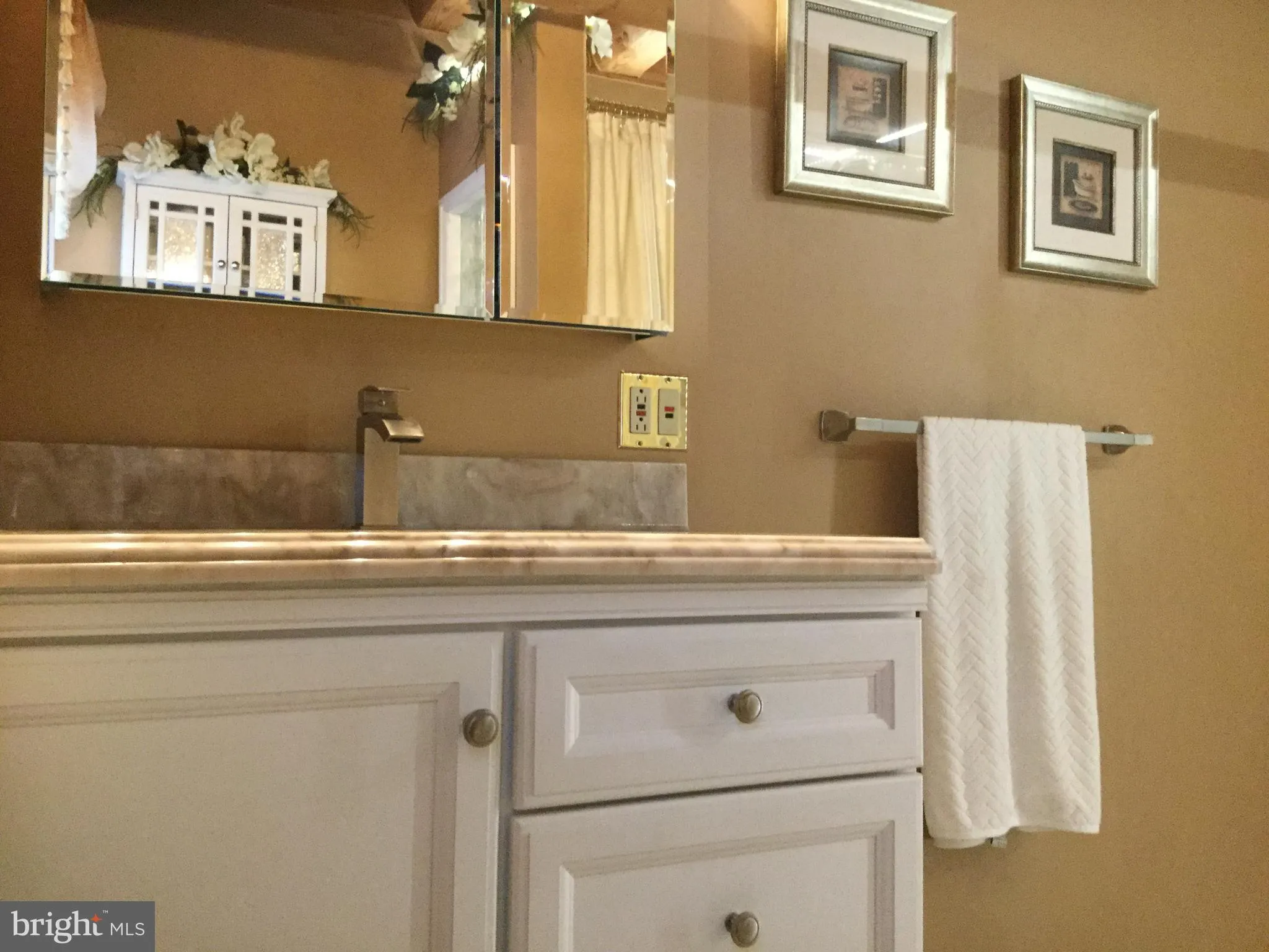 Woolwich Twp, New Jersey 08085, United States, 3 Bedrooms Bedrooms, ,2 BathroomsBathrooms,Residential,Pending,117462