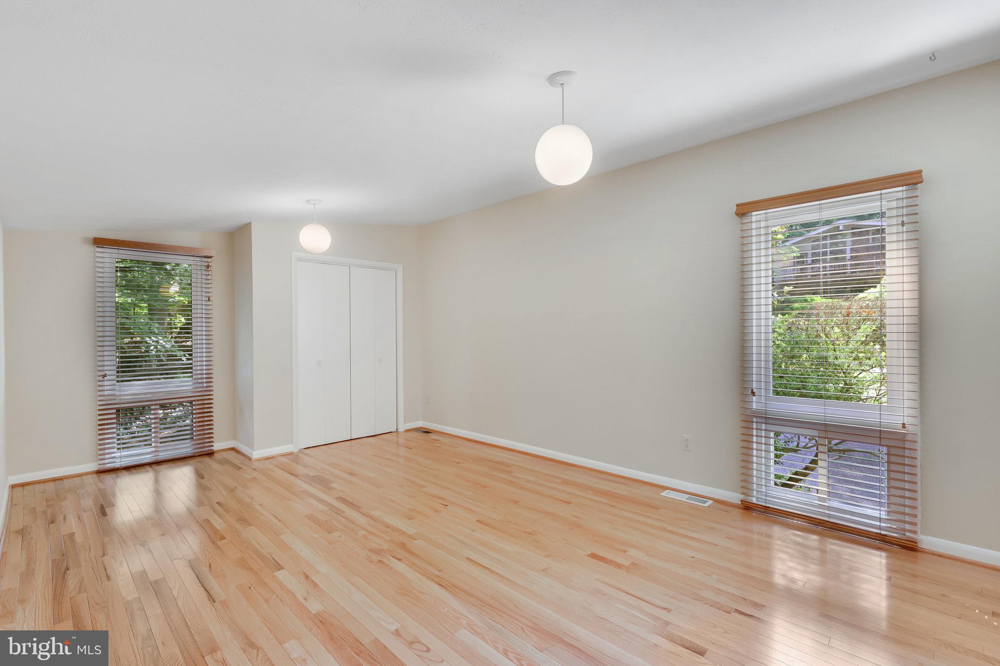 RESTON - Residential