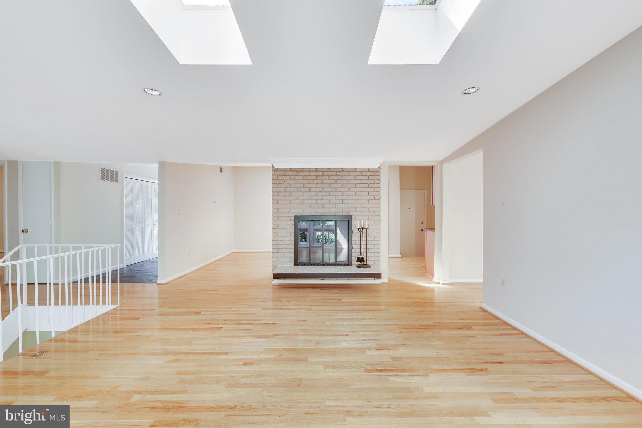 RESTON - Residential