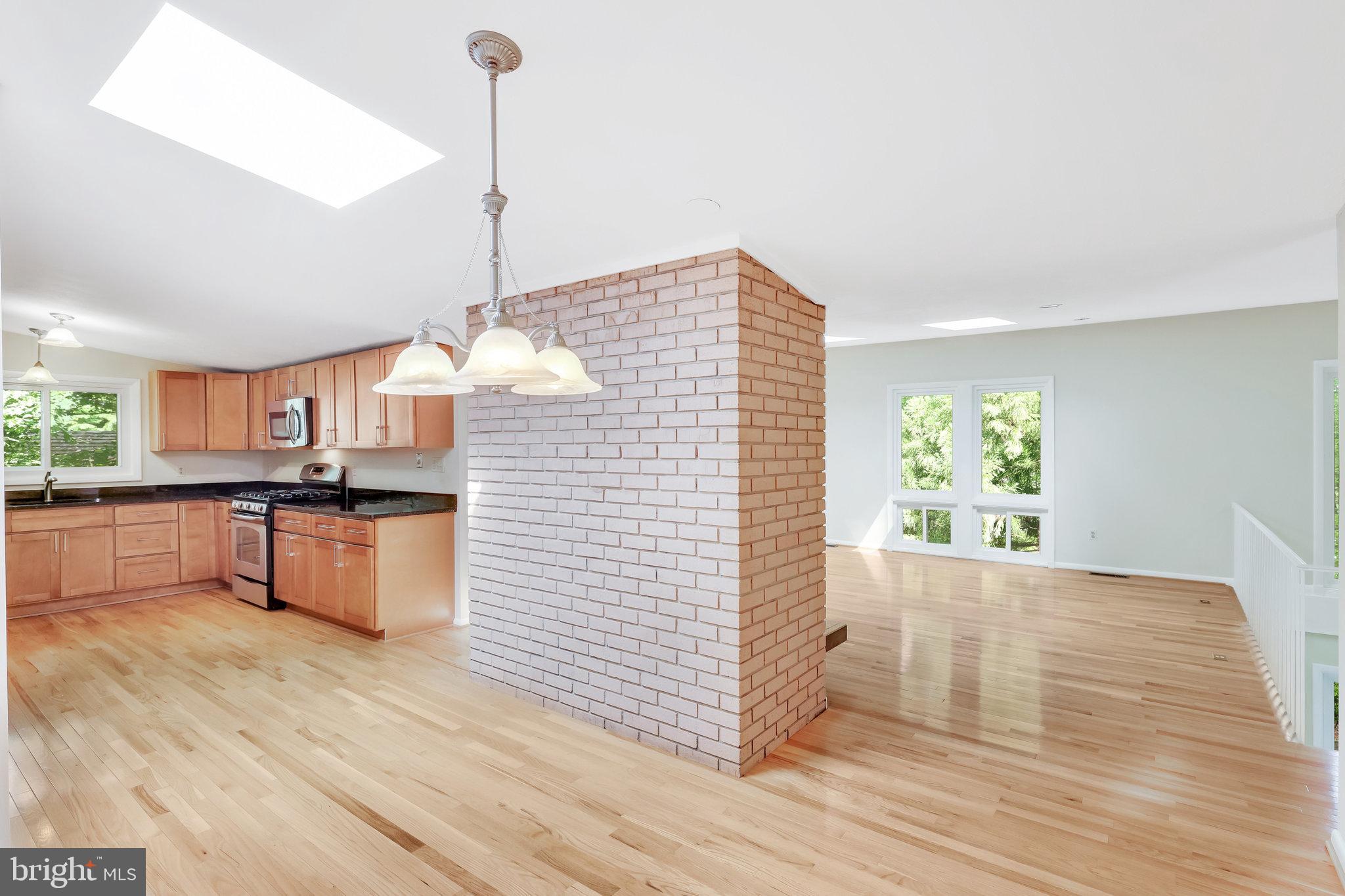 RESTON - Residential