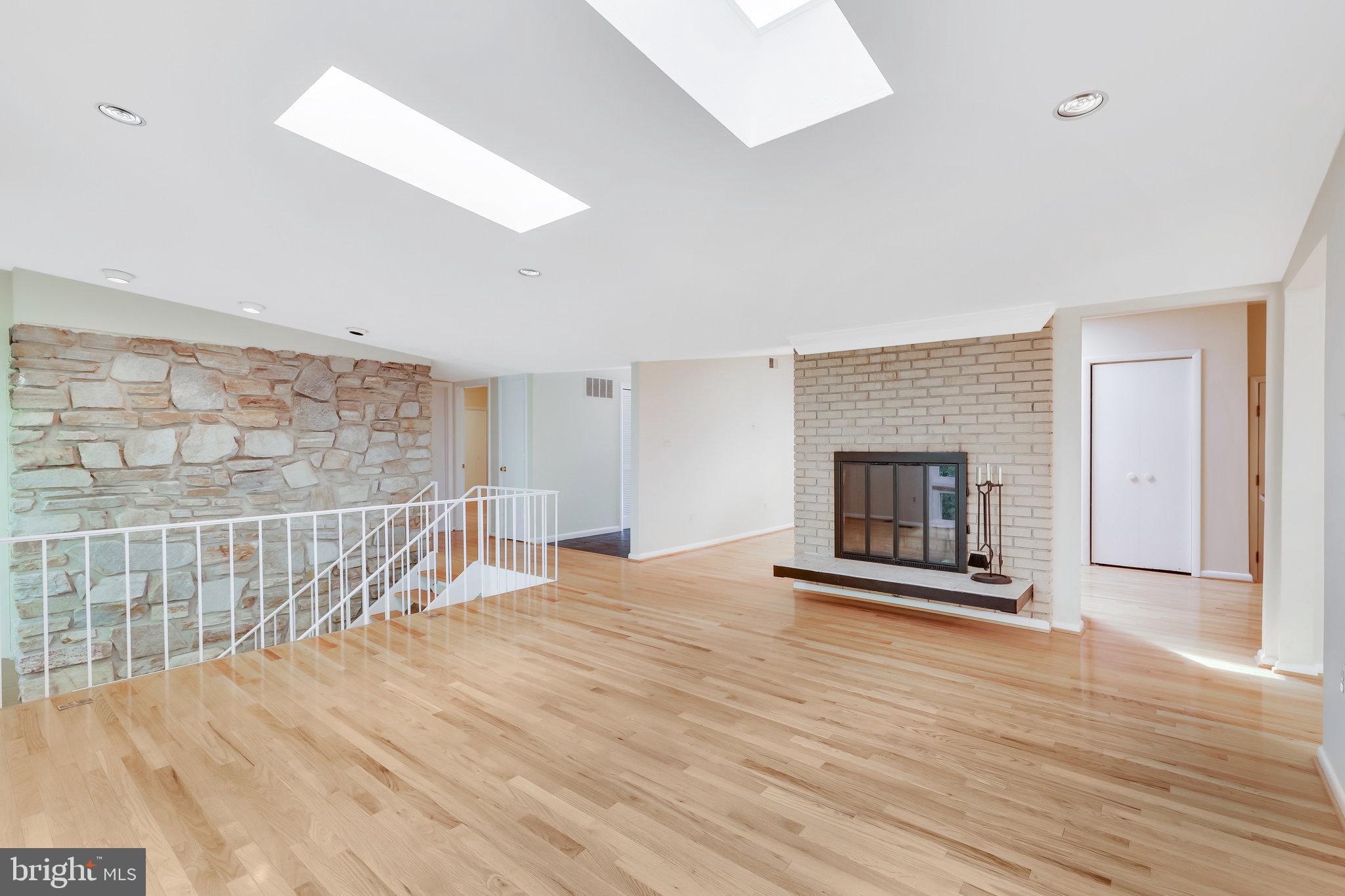 RESTON - Residential