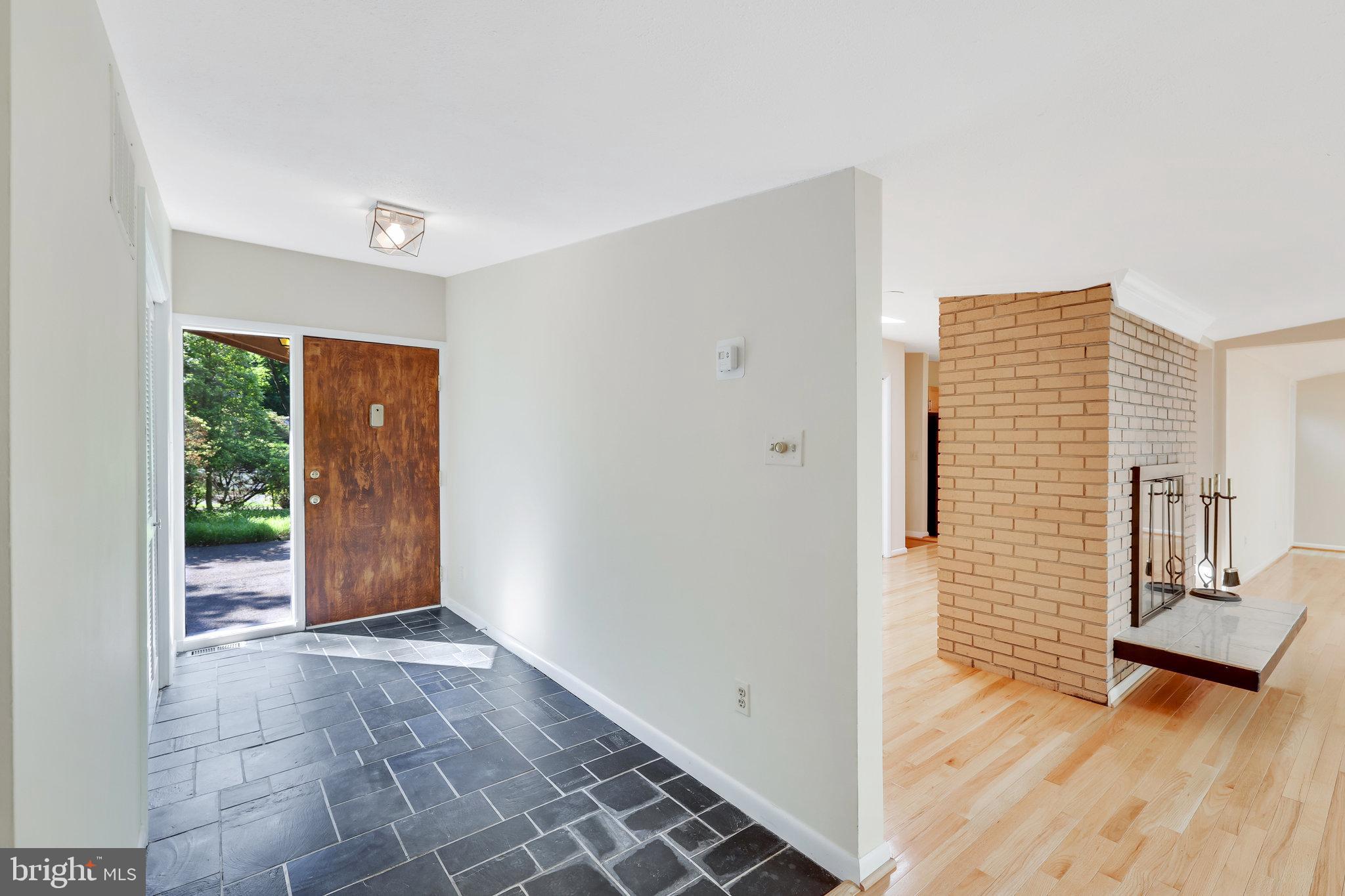 RESTON - Residential