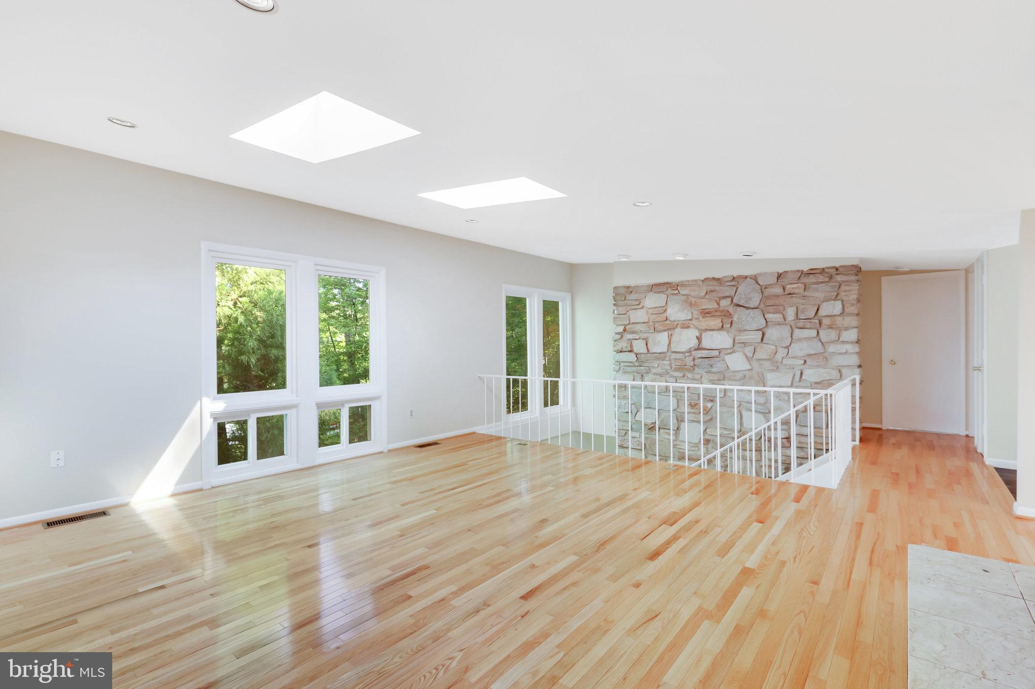 RESTON - Residential