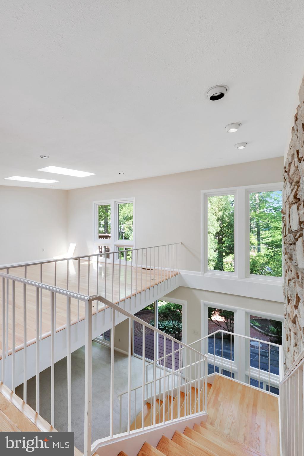 RESTON - Residential