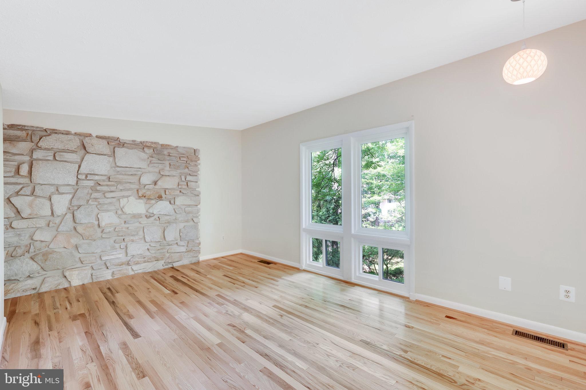 RESTON - Residential