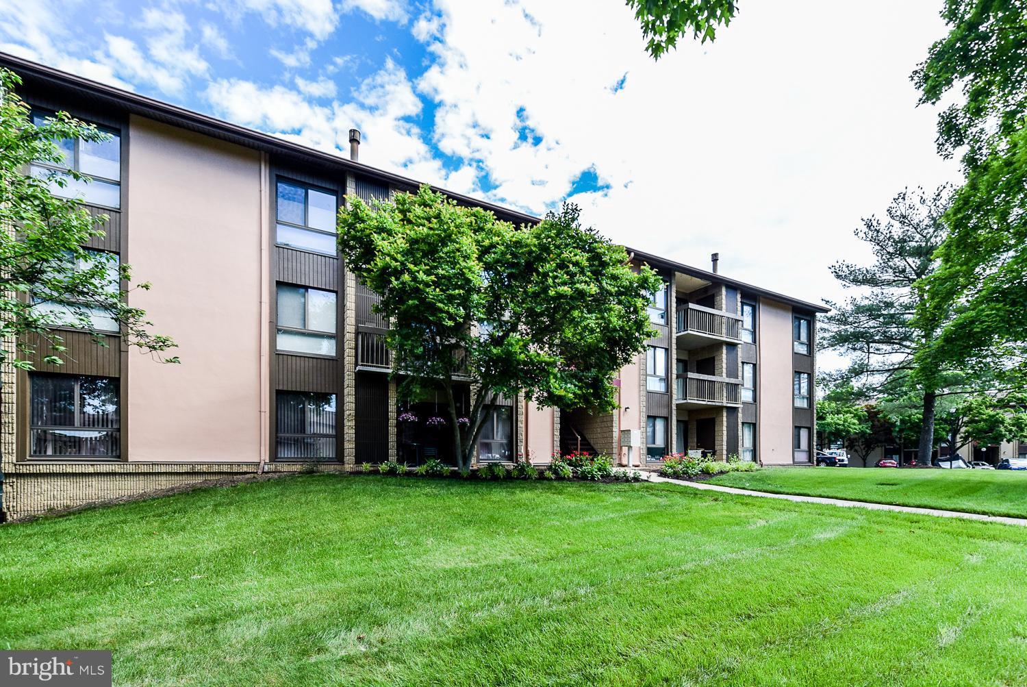 VILLAGE OF LONG REACH - Residential