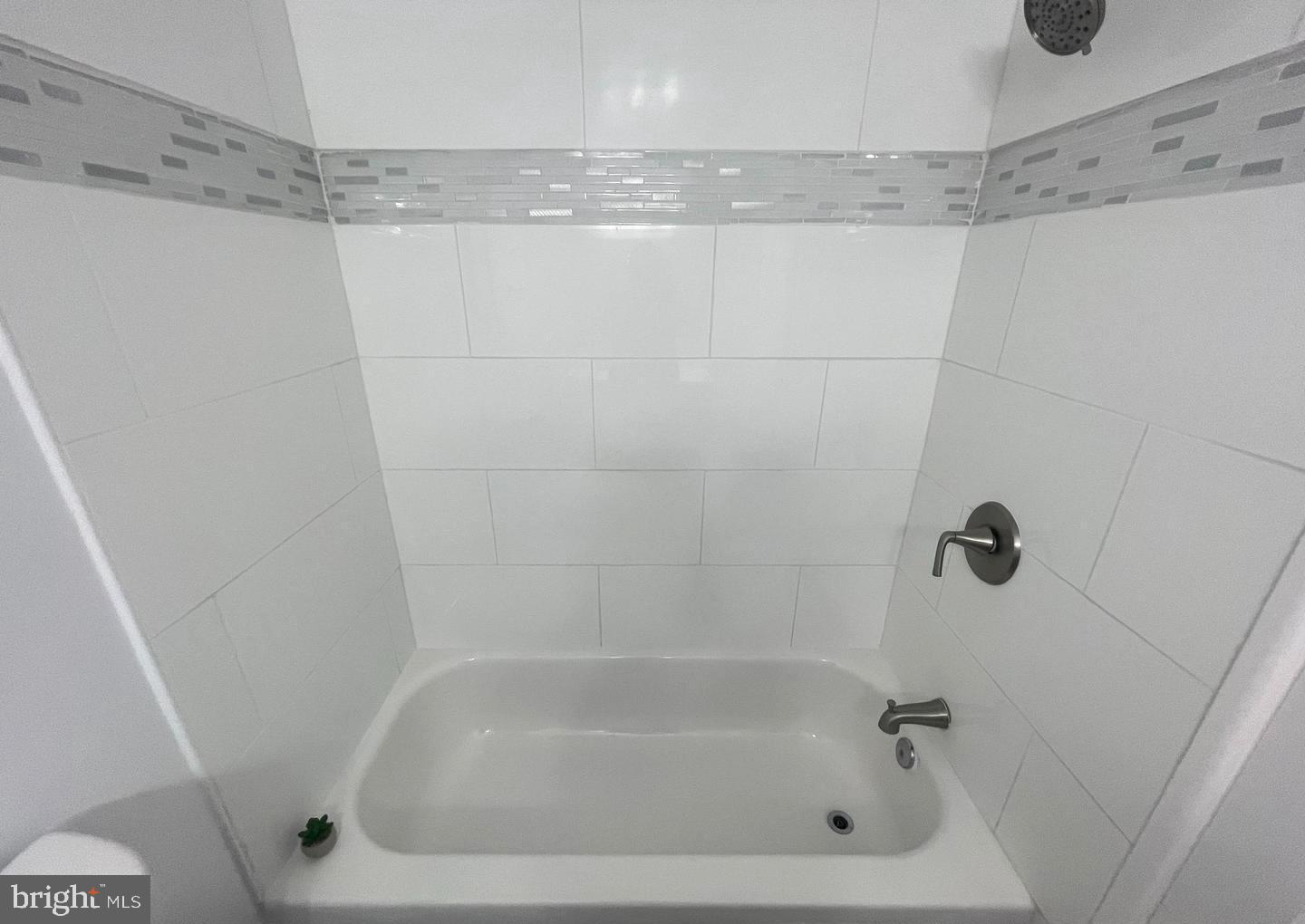 YORKTOWNE SQUARE - Residential