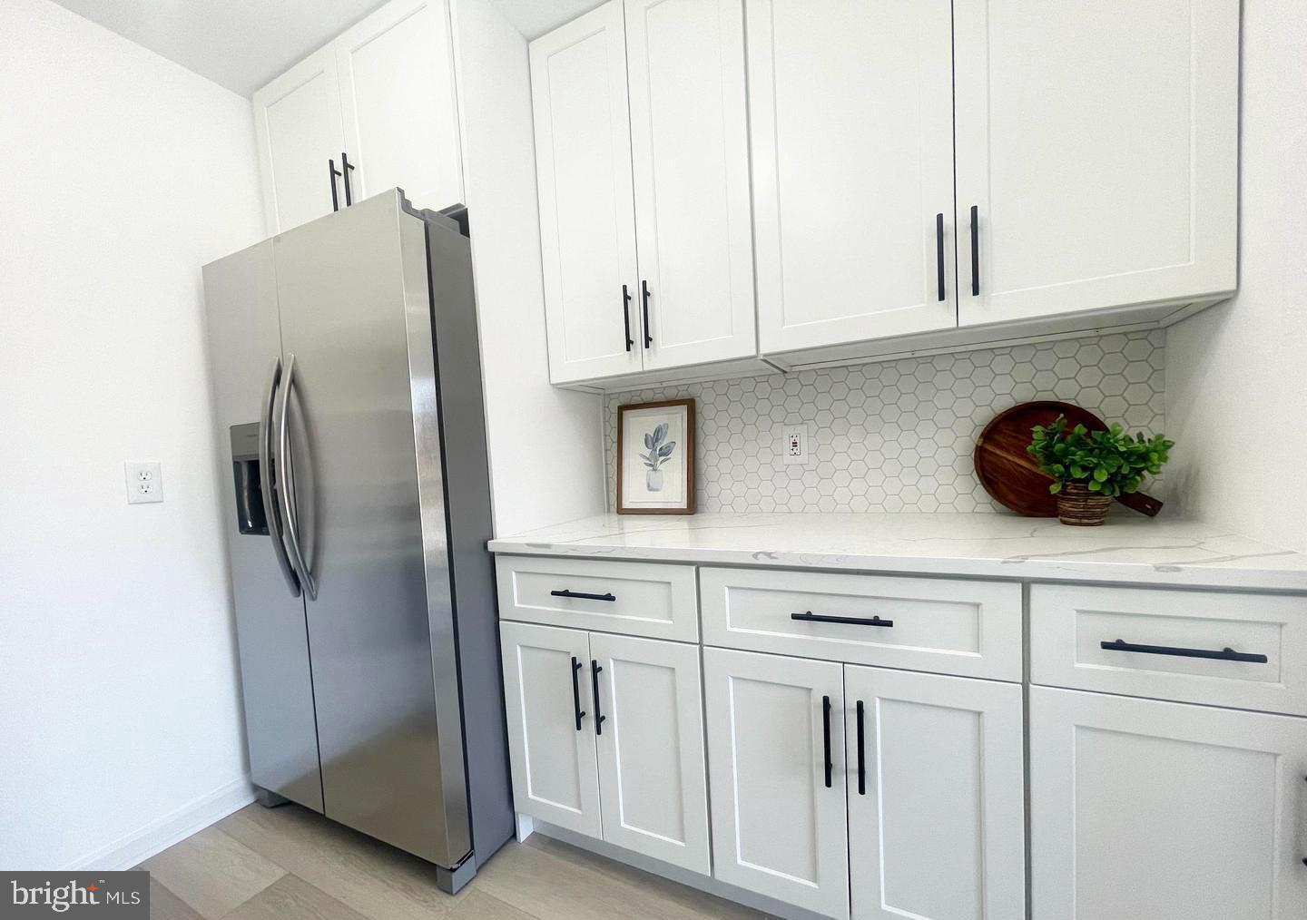 YORKTOWNE SQUARE - Residential