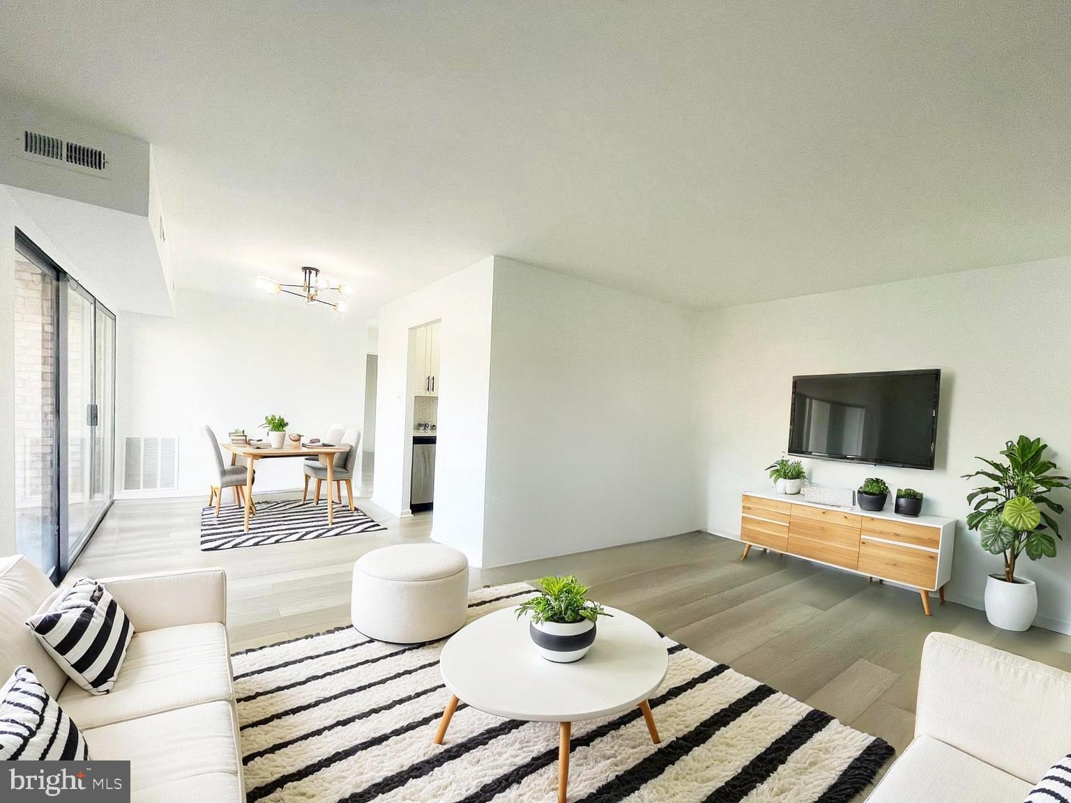 YORKTOWNE SQUARE - Residential