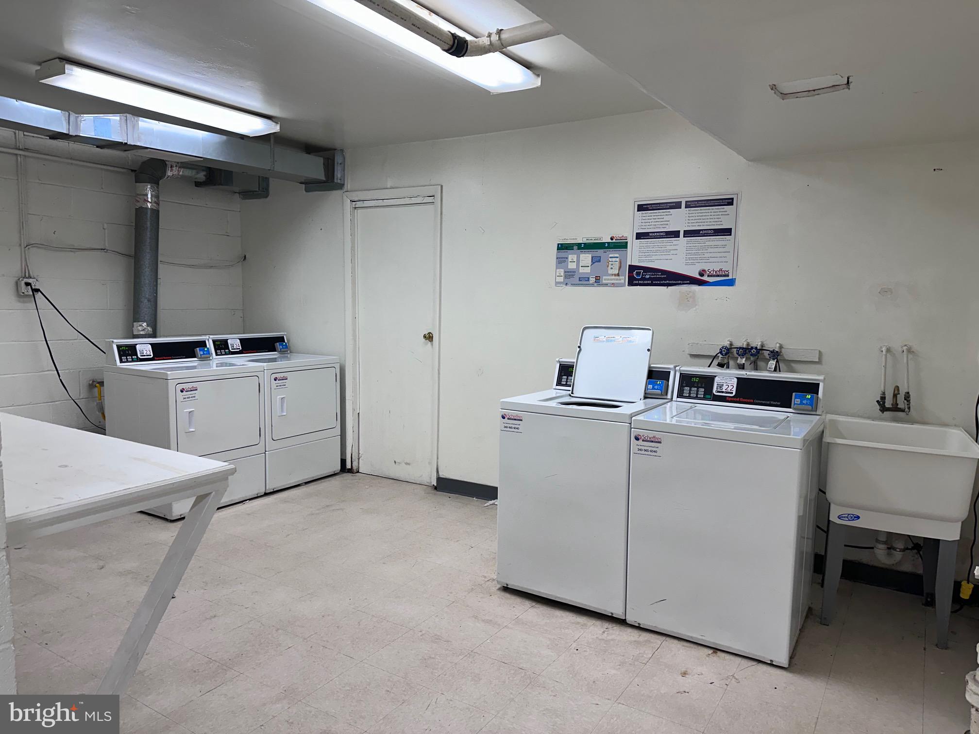 YORKTOWNE SQUARE - Residential