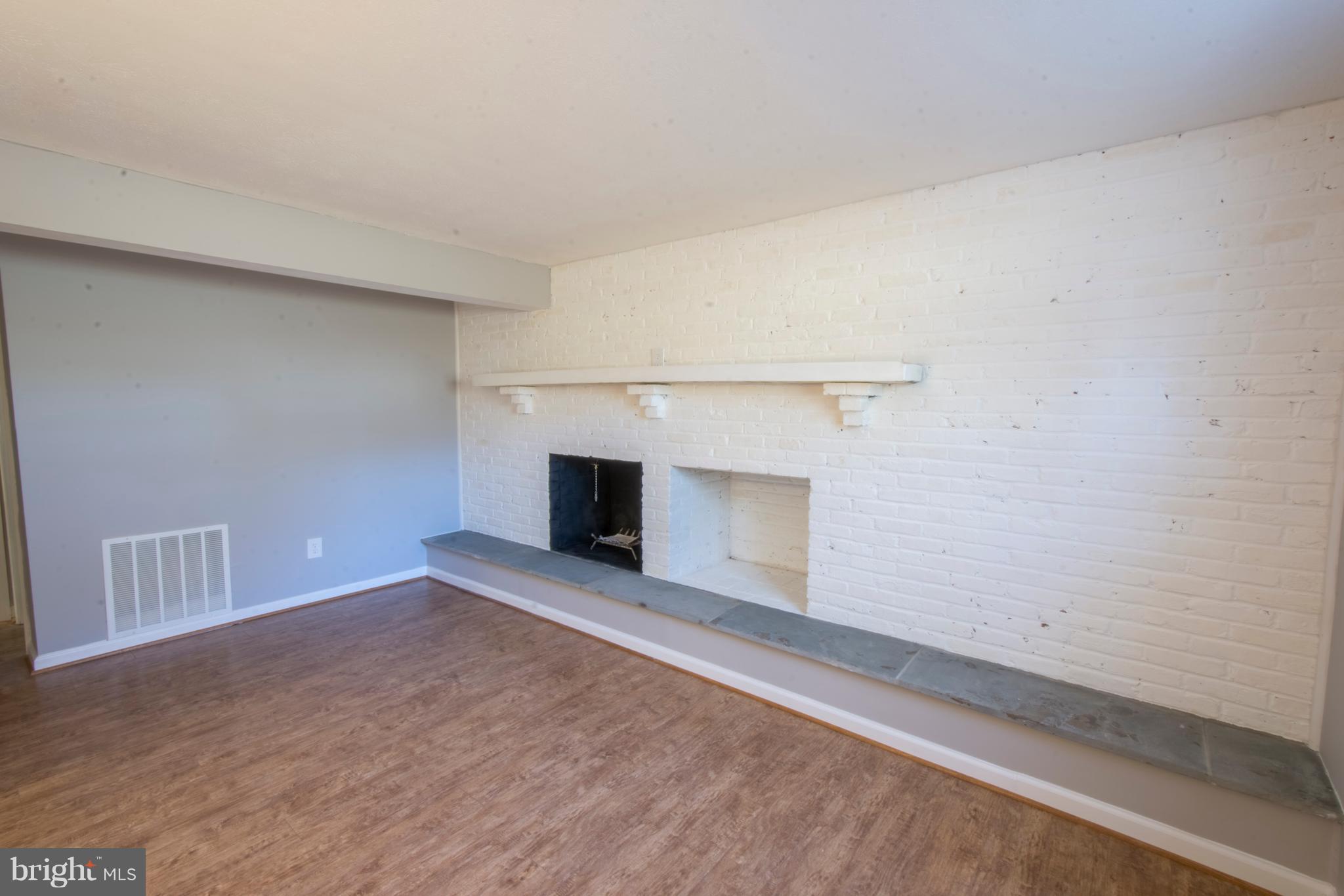 WHISPERING WOODS - Residential