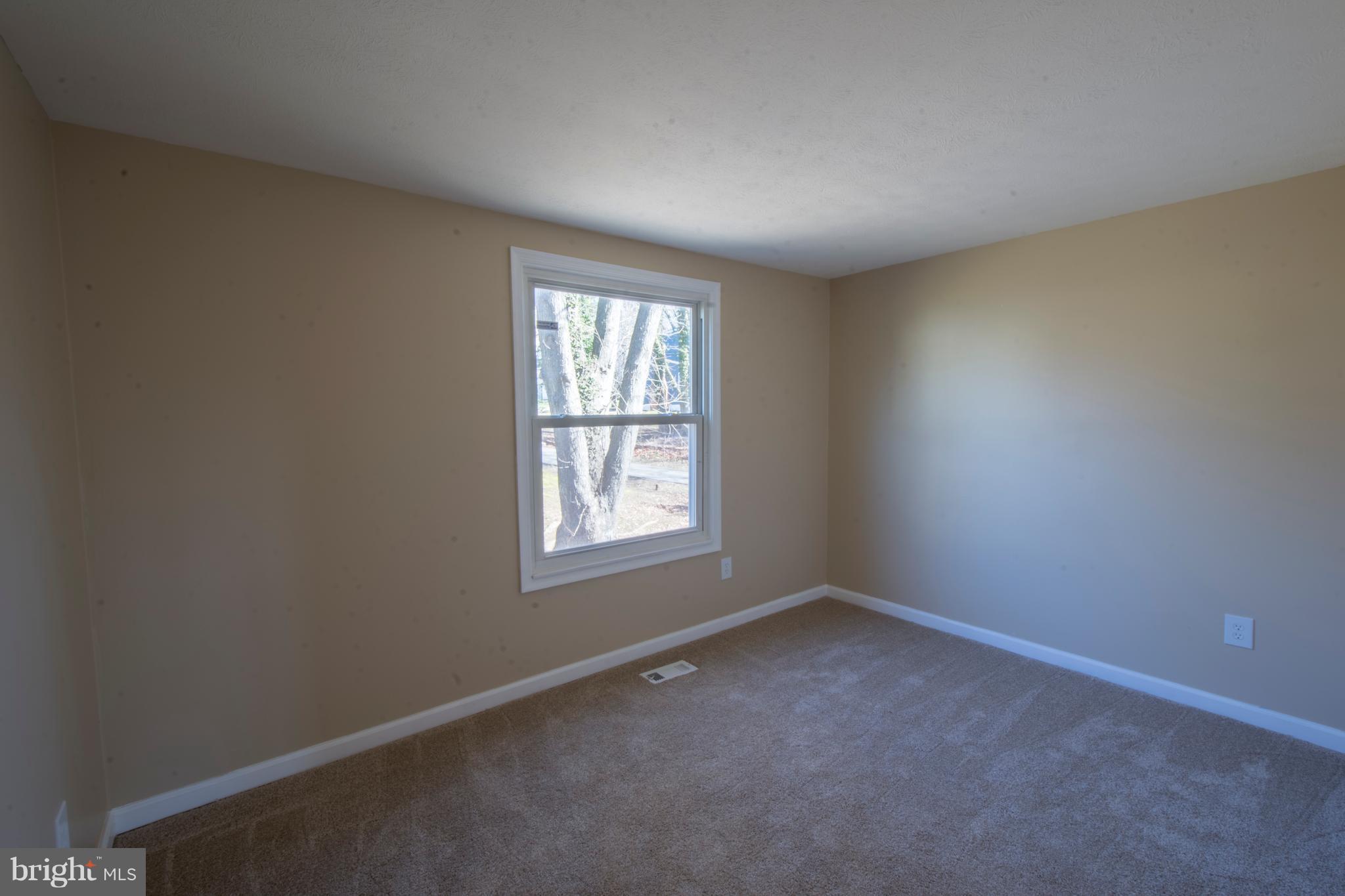 WHISPERING WOODS - Residential