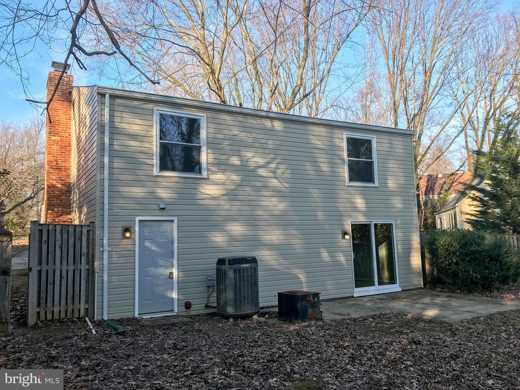 WHISPERING WOODS - Residential