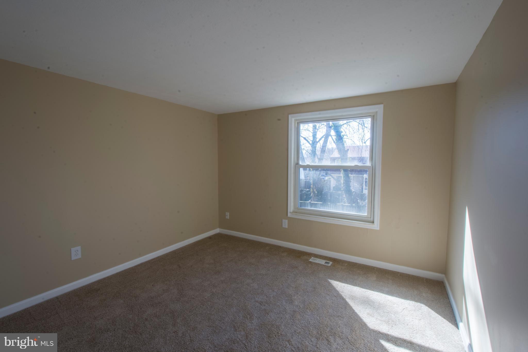 WHISPERING WOODS - Residential