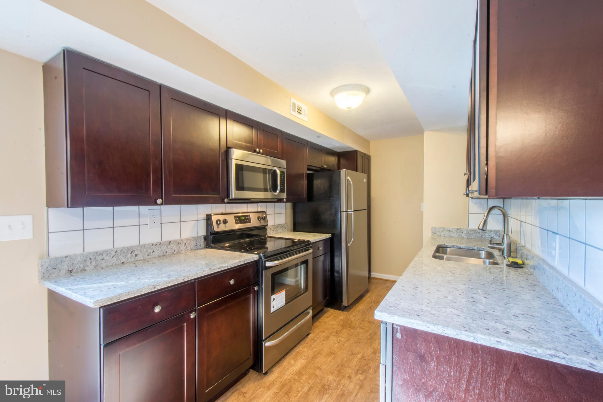 WHISPERING WOODS - Residential