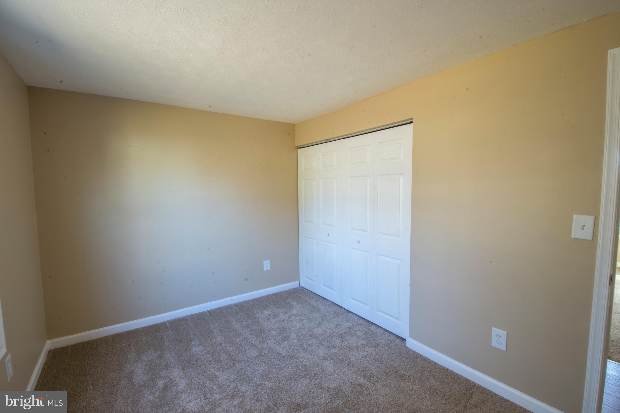 WHISPERING WOODS - Residential